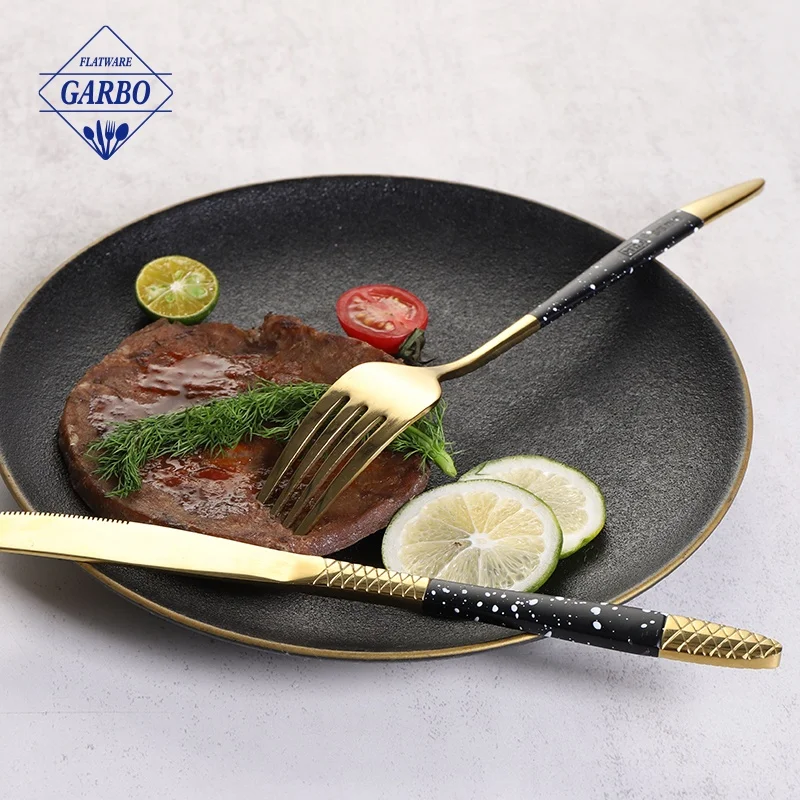 Good quality factory direct selling stainless steel cutlery set gold plated customs metal flatware set small quantity acceptable