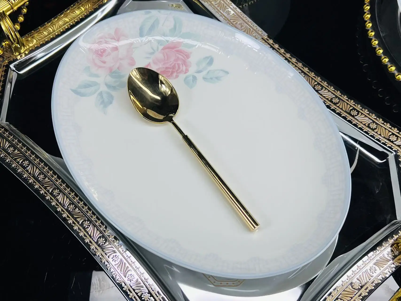 Фарфоровый обеденный