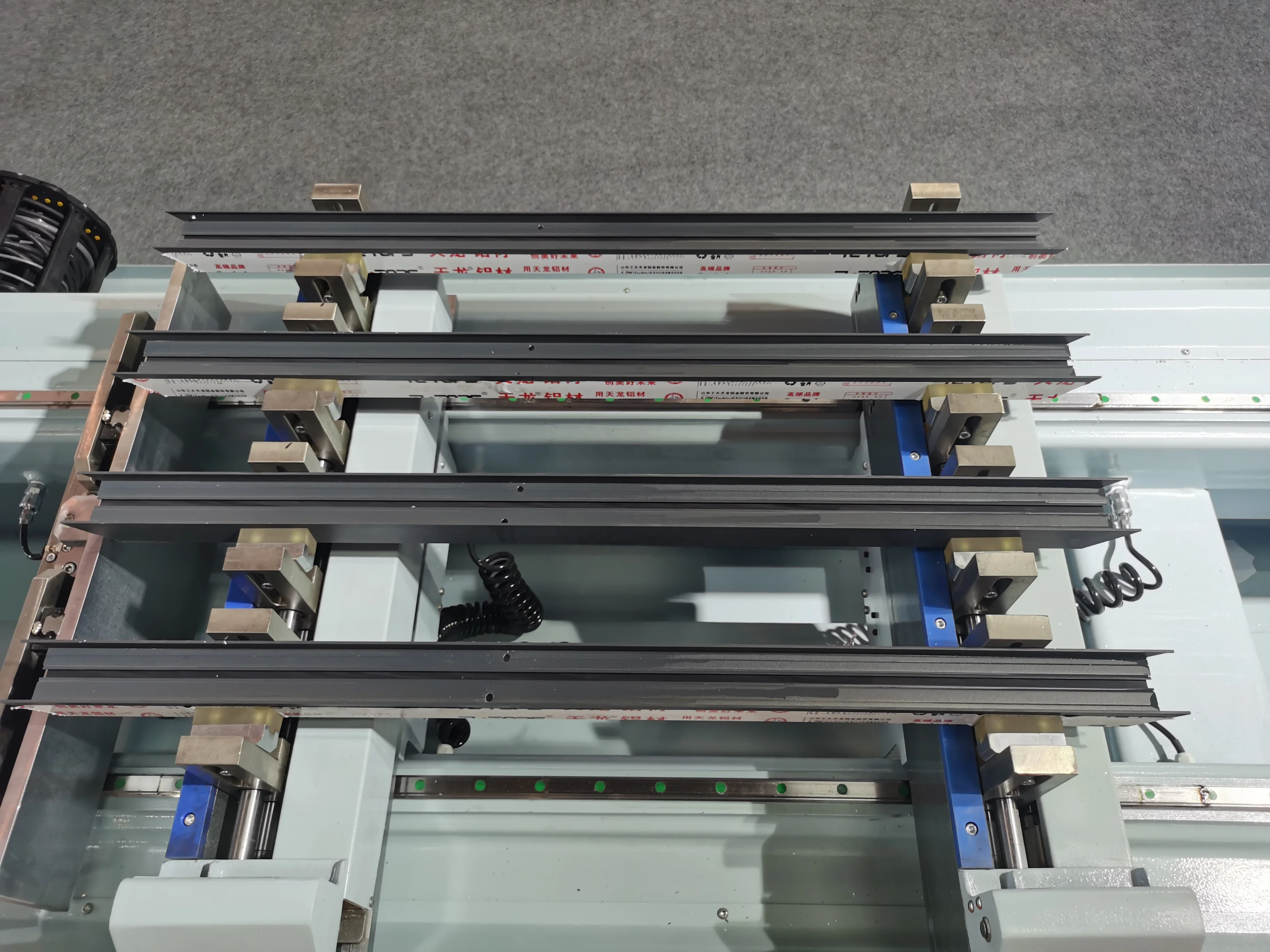 4 Heads, 3 Heads, 2 Heads Aluminium Profile CNC Milling Machine Hot Sale