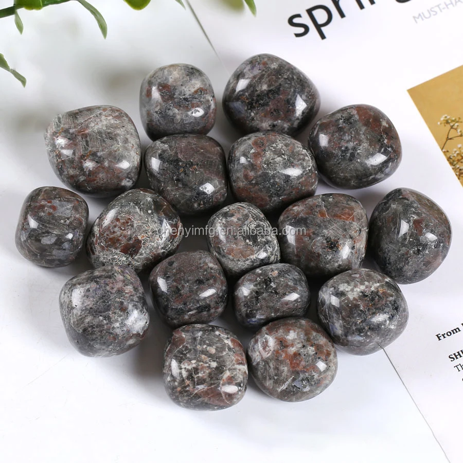Wholesale Yooperlite Tumble Natural Crystal Pocket Stone UV Active Real Tumbled Stone Chakra Palm Stone Black Ruby for Healing