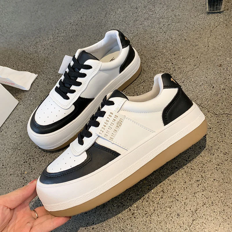 Small white shoes female 2023 spring new all-match platform sneakers niche breathable student leisure board shoes ins tide