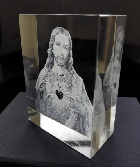 MH-FT0061 3D laser crystal cube Glass Jesus Crystal Religious block paperweight