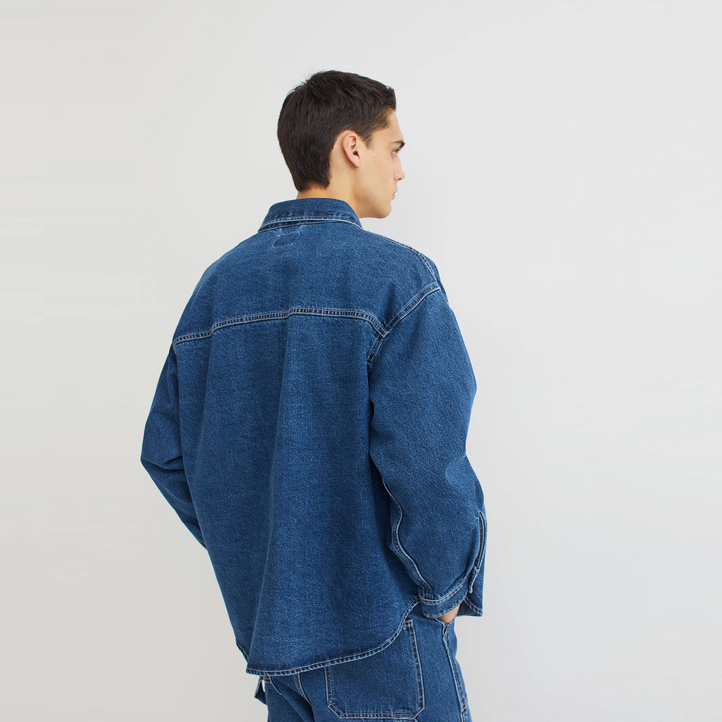 Custom New Sustainable Casual Outdoor Turn Down Collar Fashion Stylish Blue Light Blue Colors Men Jeans Jacket