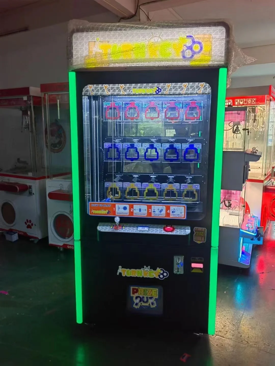 Hot Sale Golden Key Game Machine 15 lots Key Master Prize Vending Game Machine Arcade Key Master Claw Crane Machine