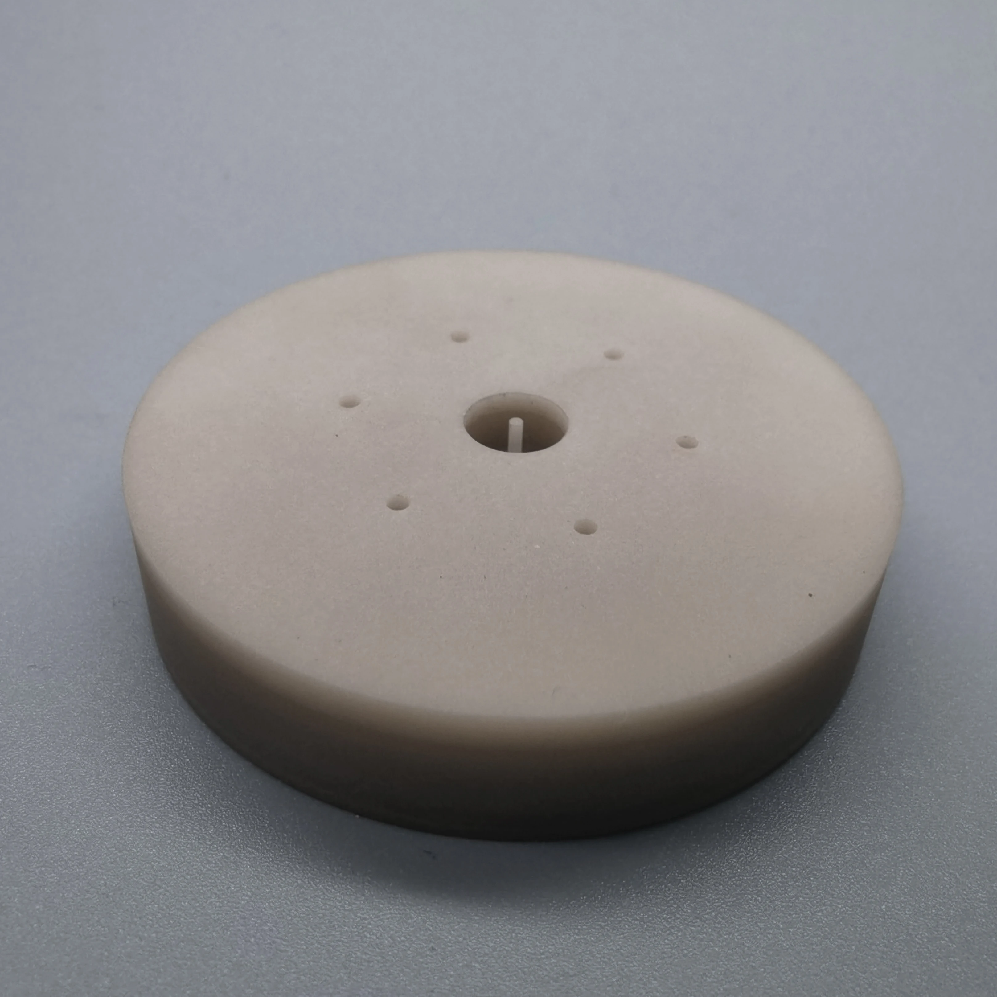 High Electrical Insulation Aluminum Nitride Ceramic Disc Plate