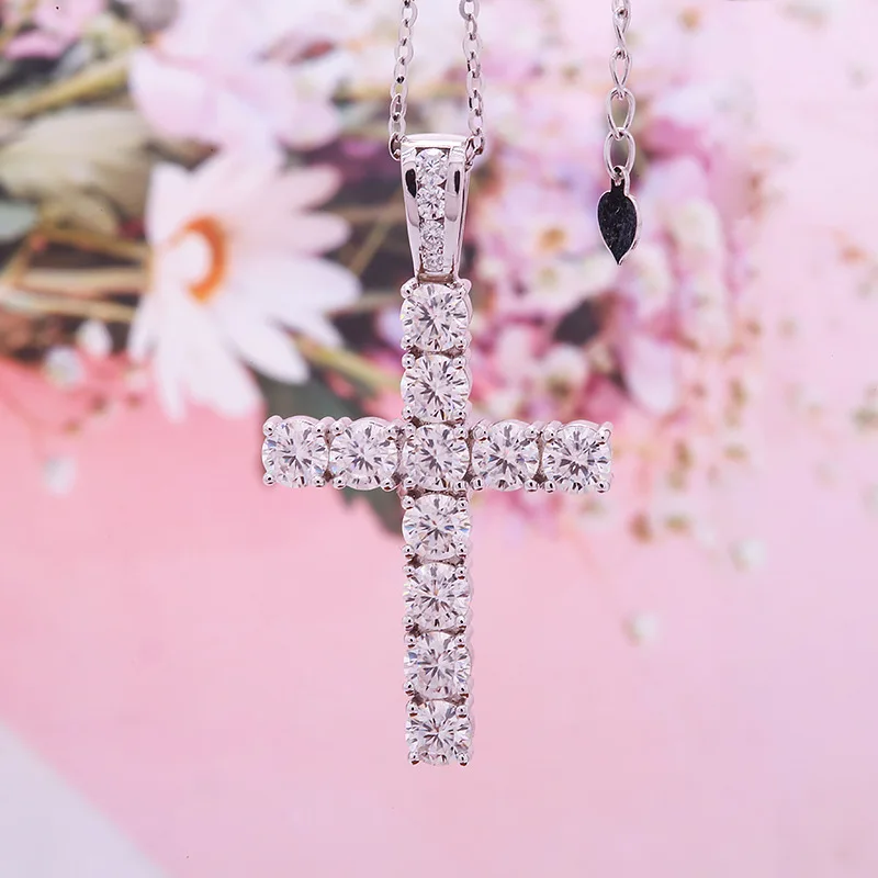 Classic Popular Design 18k White Gold High Quality Round Diamond Moissanite Jewellery Round Cross Pendants For Followers