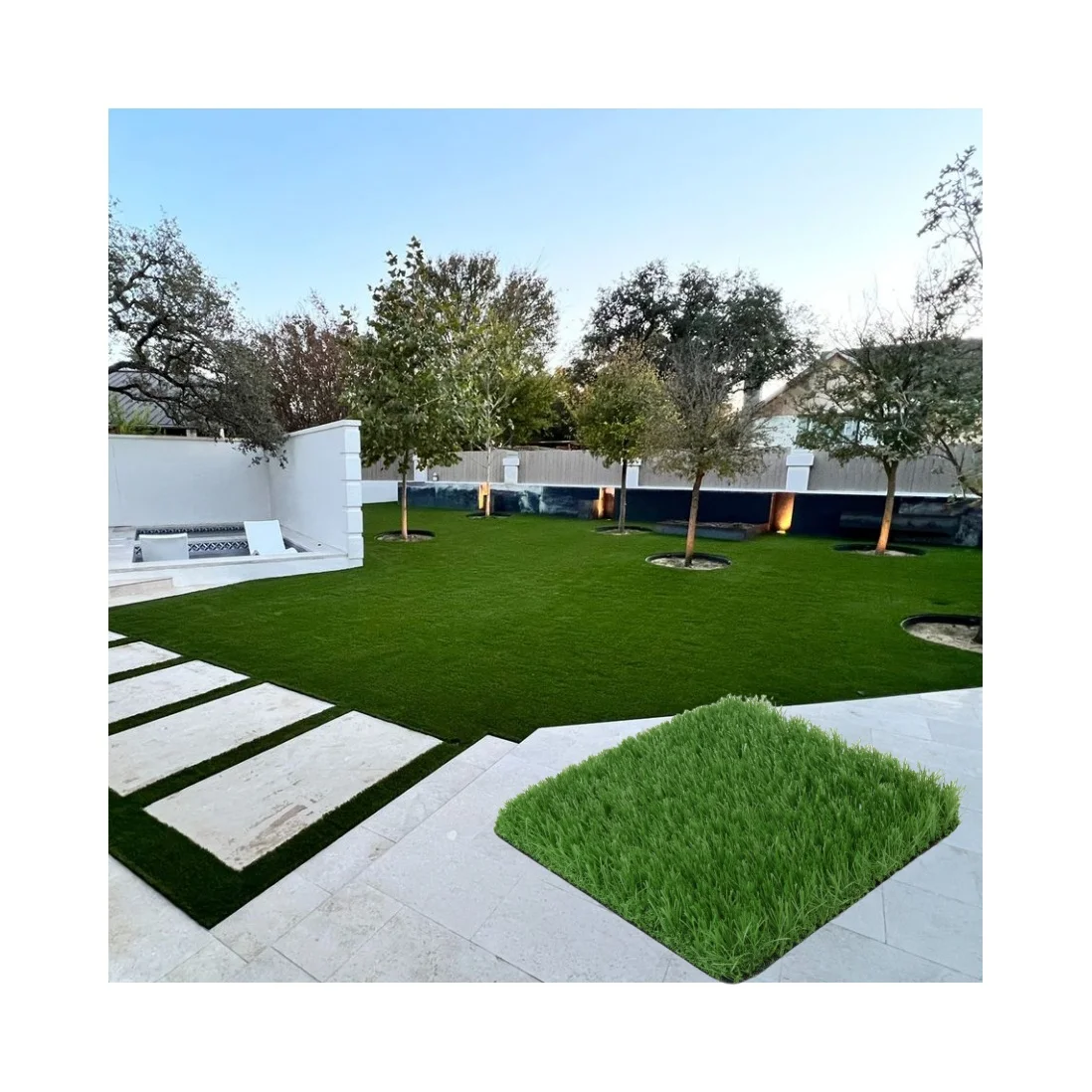 Durable And Attractive Synthetic Grass For Outdoor Decoration - Perfect For Gardens, Playgrounds, And Rooftop Gardens