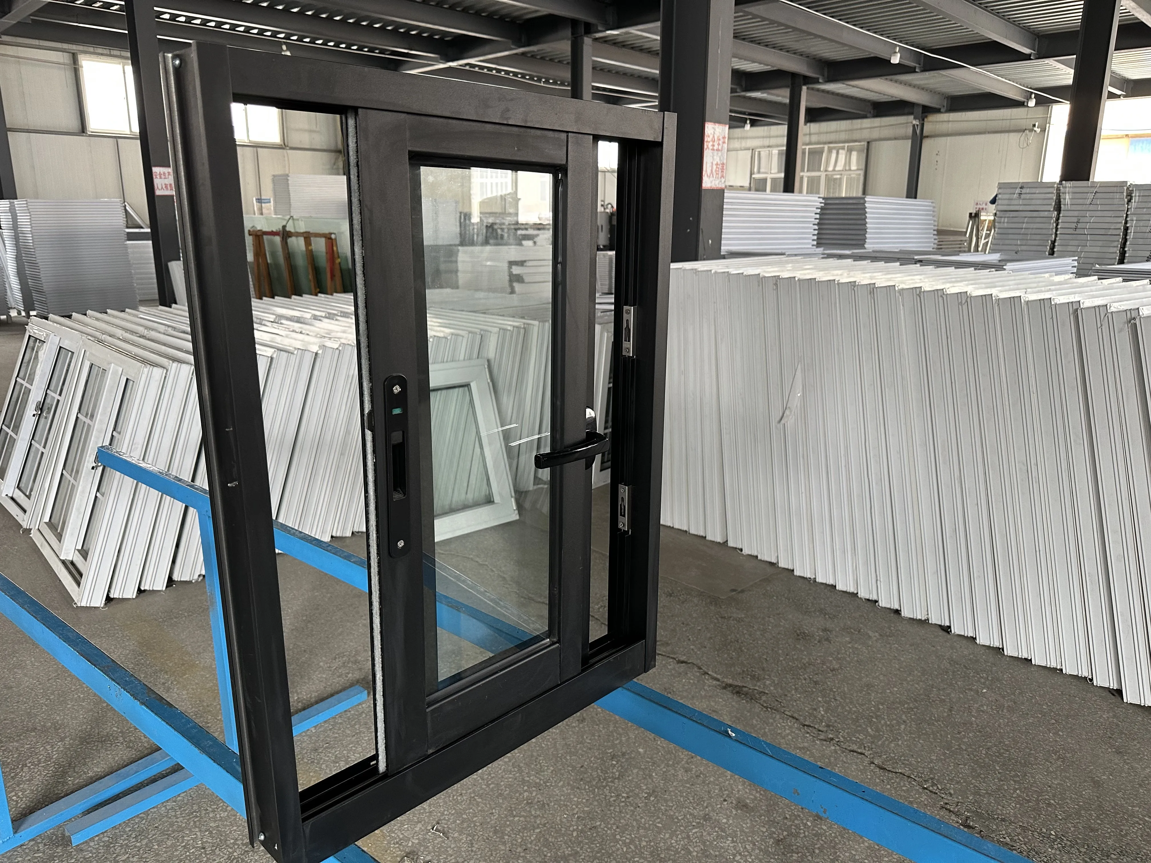 China factory price modern aluminum sliding window with 4 panels tempered glass window replacement