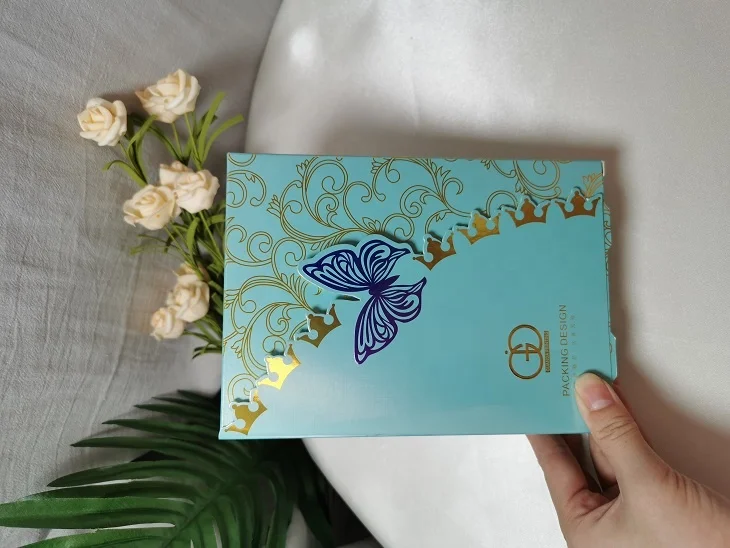 Folder Paper Boxes Manufacture Luxury Packaging with Butterfly Decoration Essential Oil Set and Skin Care Packaging Cosmetic Box
