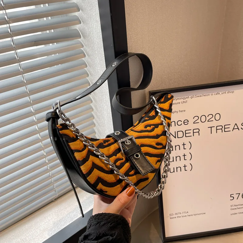 Belt decoration tiger striped purses fashion biker shoulder bags women 2023 handbags ladies