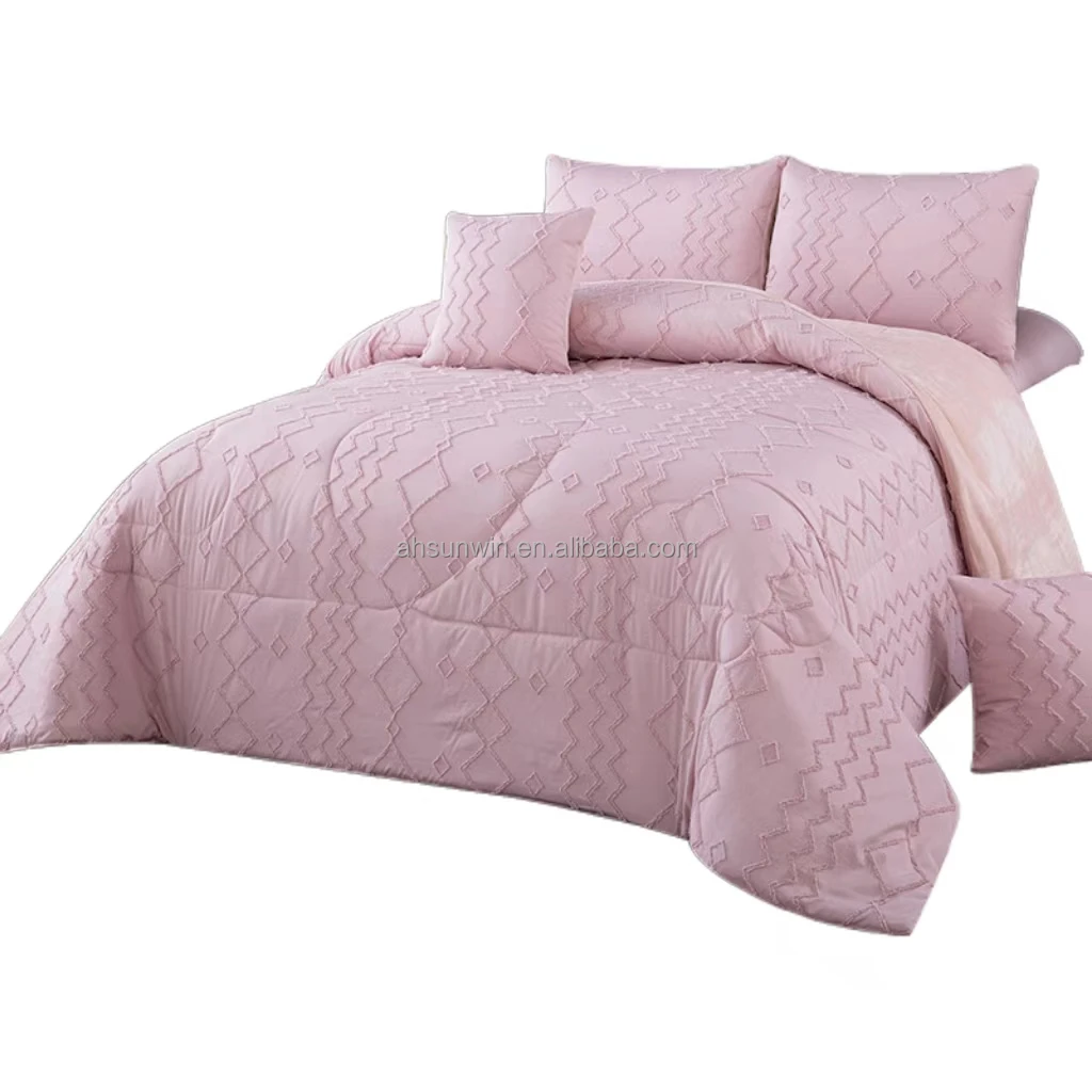 Hot Selling Luxury Bedding Set Velvet Quilt Bedding Set Rhombus Comforter Set Fleece Flat Sheet on the Bed
