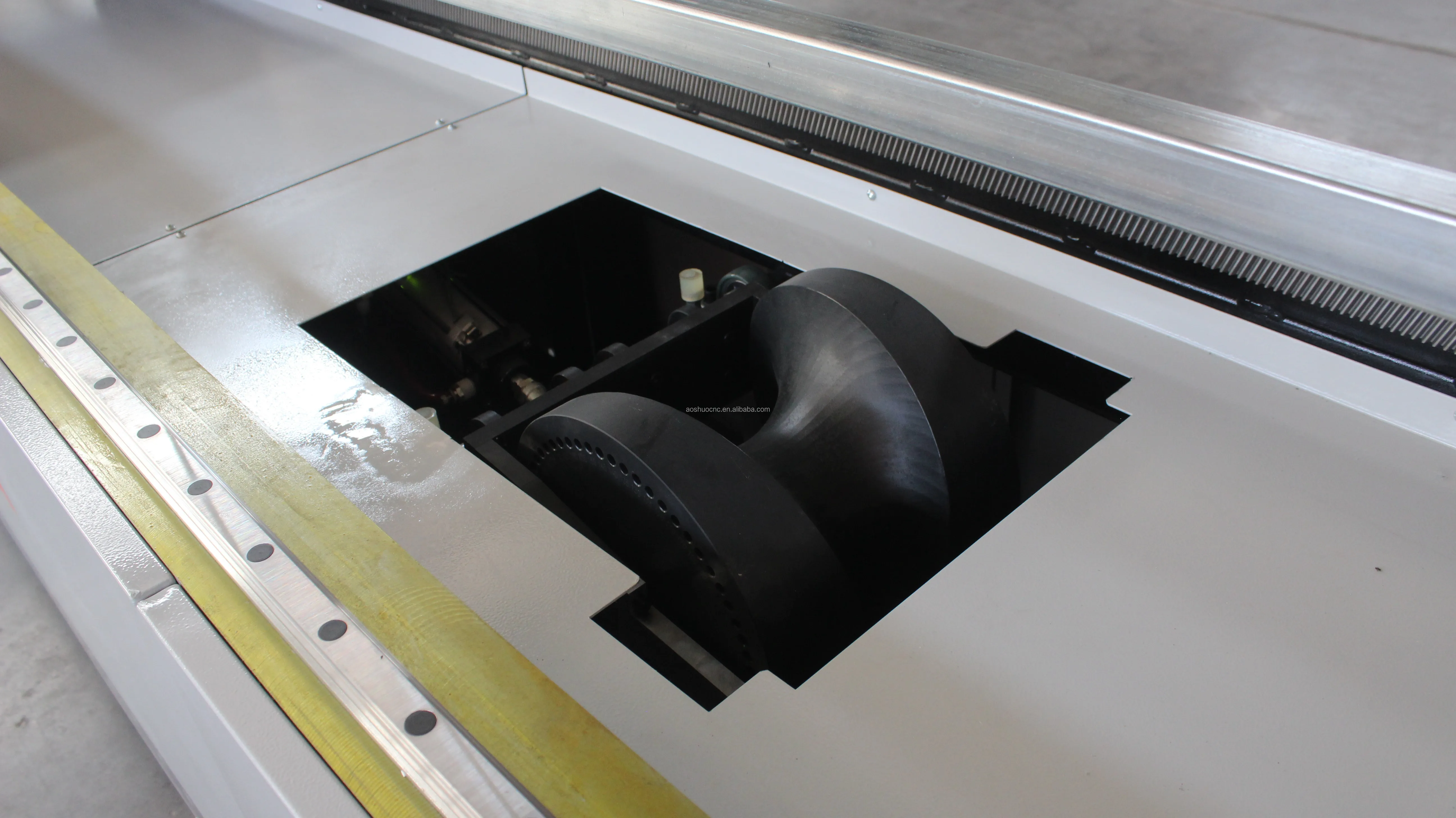 laser cutting machine price for oman laser paper cutting machine laser mat board cutting machine