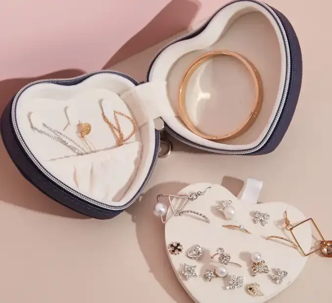 Fashionable Portable Custom Logo Heart Shape Leather Jewelry Storage Organizer For Girls