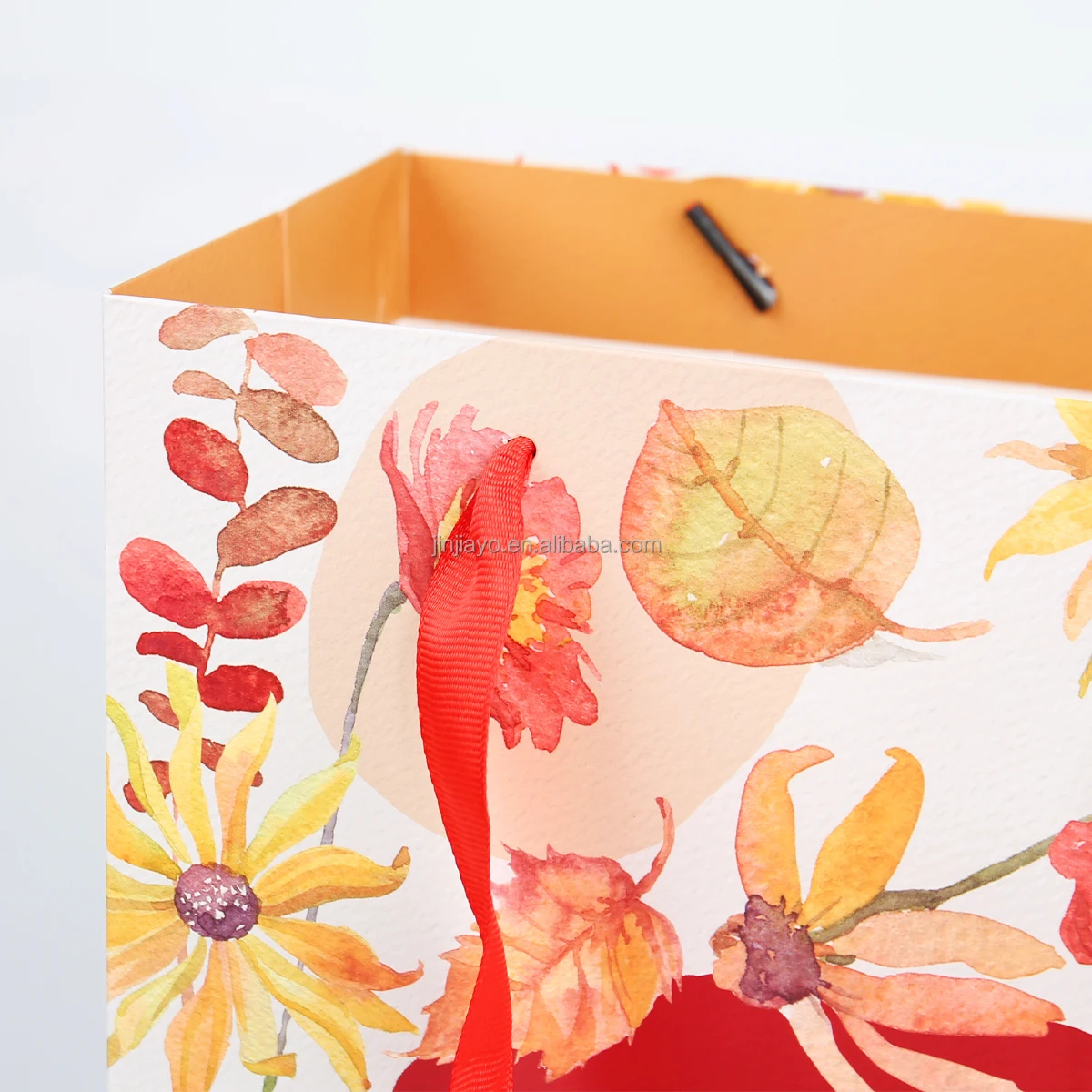 Custom Recyclable Christmas Cardboard Tote Bag Gold Foil Embossing Vanishing Matt Lamination Gift Box Packaging Exquisite