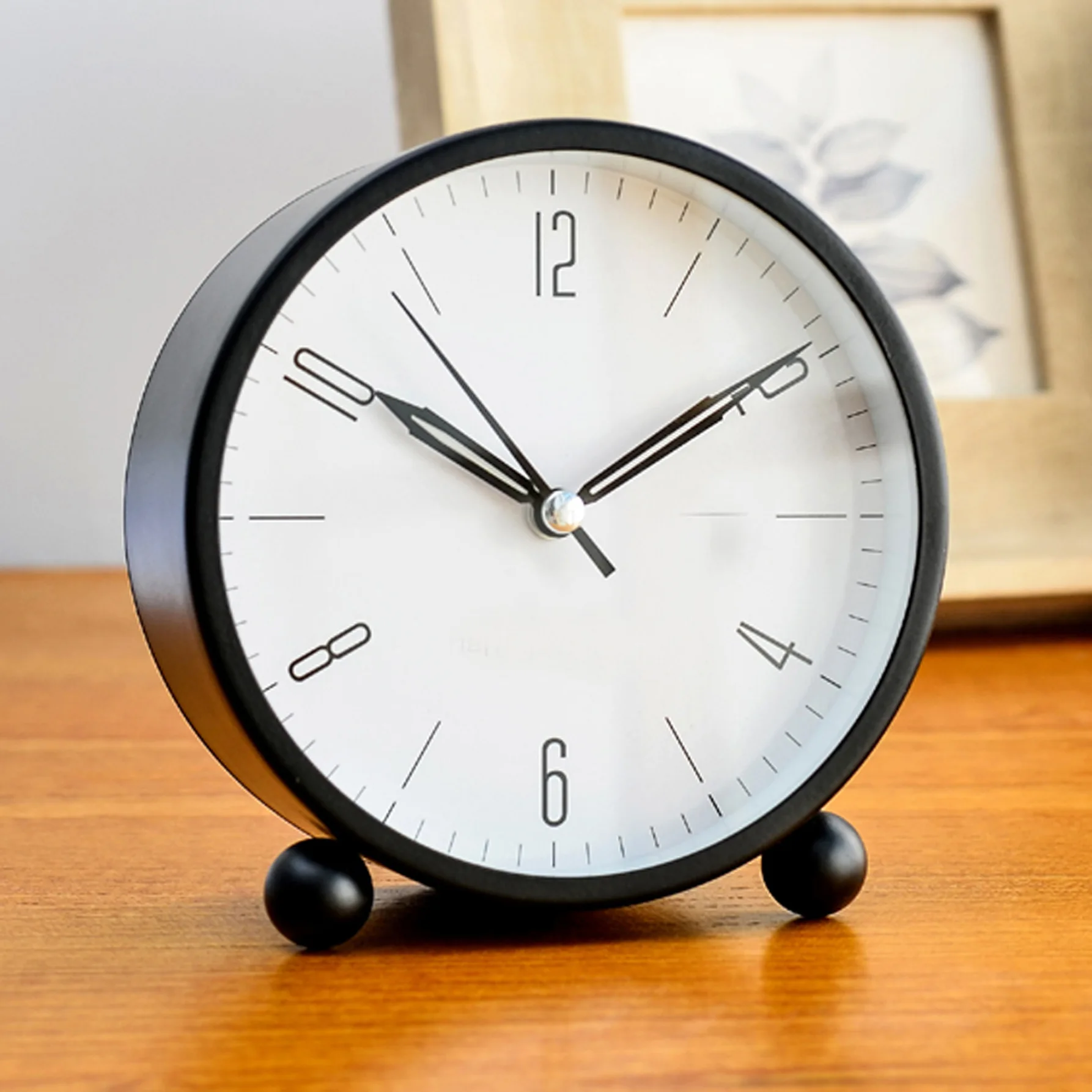 4-Inch Vintage Gold Small Analog Silent Table Desk Alarm Clock Battery Operated With Metal Twin Bell Alarm Clock Backlight