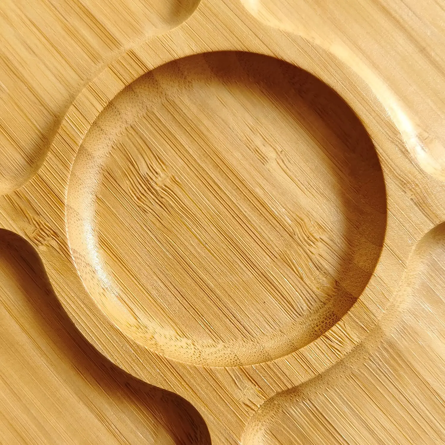 Round Bamboo Divided Serving Tray 5 Compartments Snack Appetizer Serving Dish Sectional Party Platter for Snacks Fruits Crackers