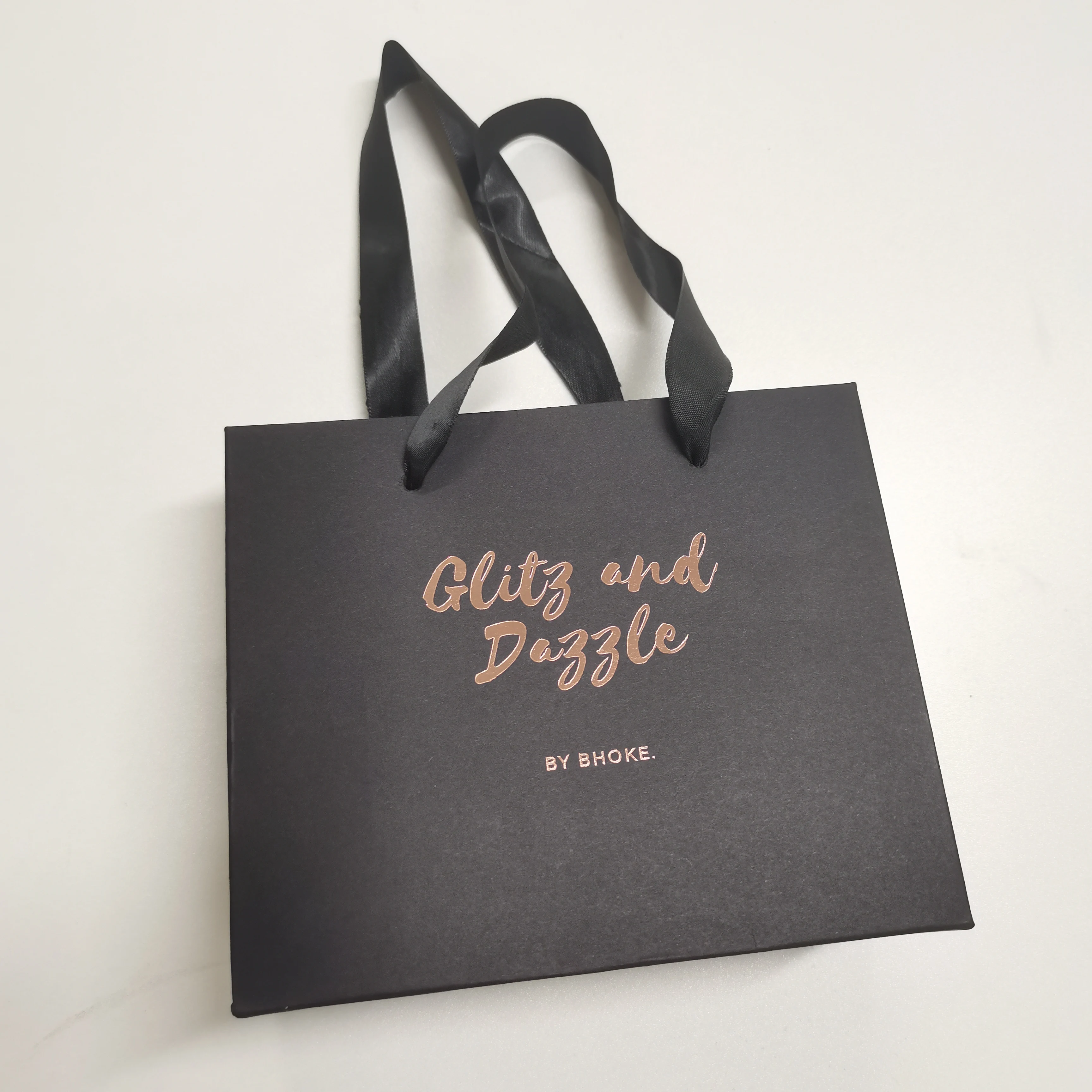 customized luxury packaging bag with own logo shopping Paper Bag Retail Store Gift Bags  for shoes and clothing