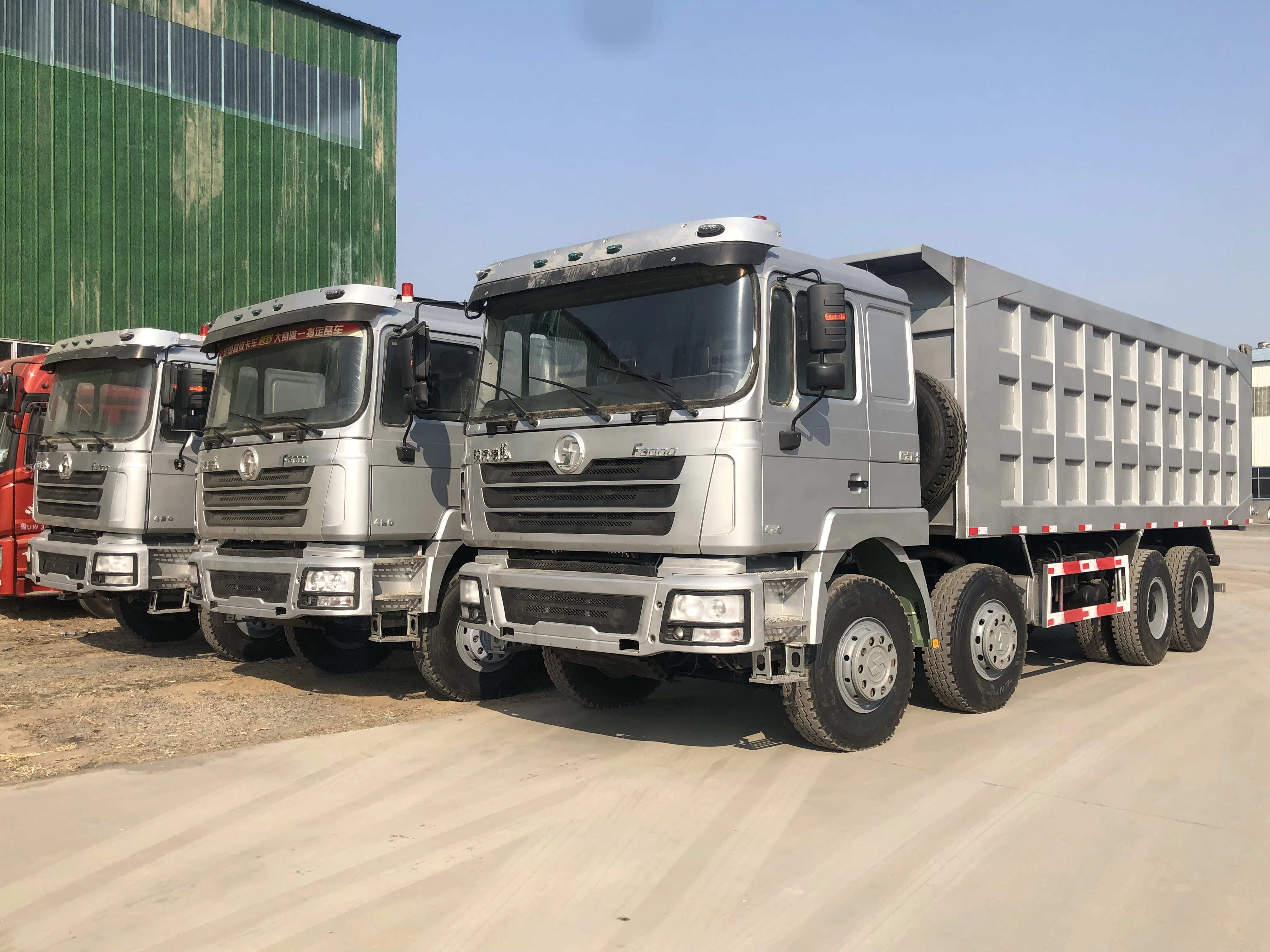 Подержанный самосвал Shac man X3000 F3000 H3000 8X4 с двигателем Cummins 40 тонн Самосвал для продажи