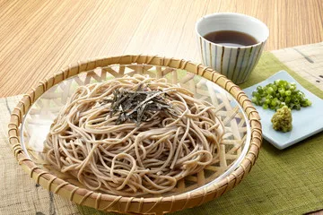 Soba udon noodles pizza topping shredded dry roasted seaweed yaki sushi nori