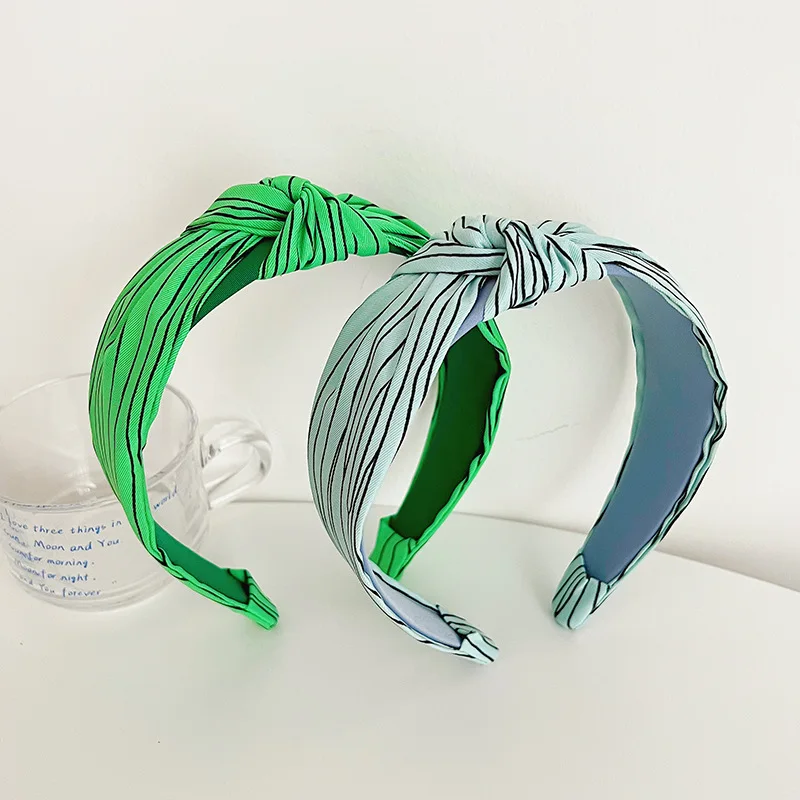 Wholesale Factory direct sales sell like hot cakes new Korean simple cloth art girls wear hair accessories hair clip headband