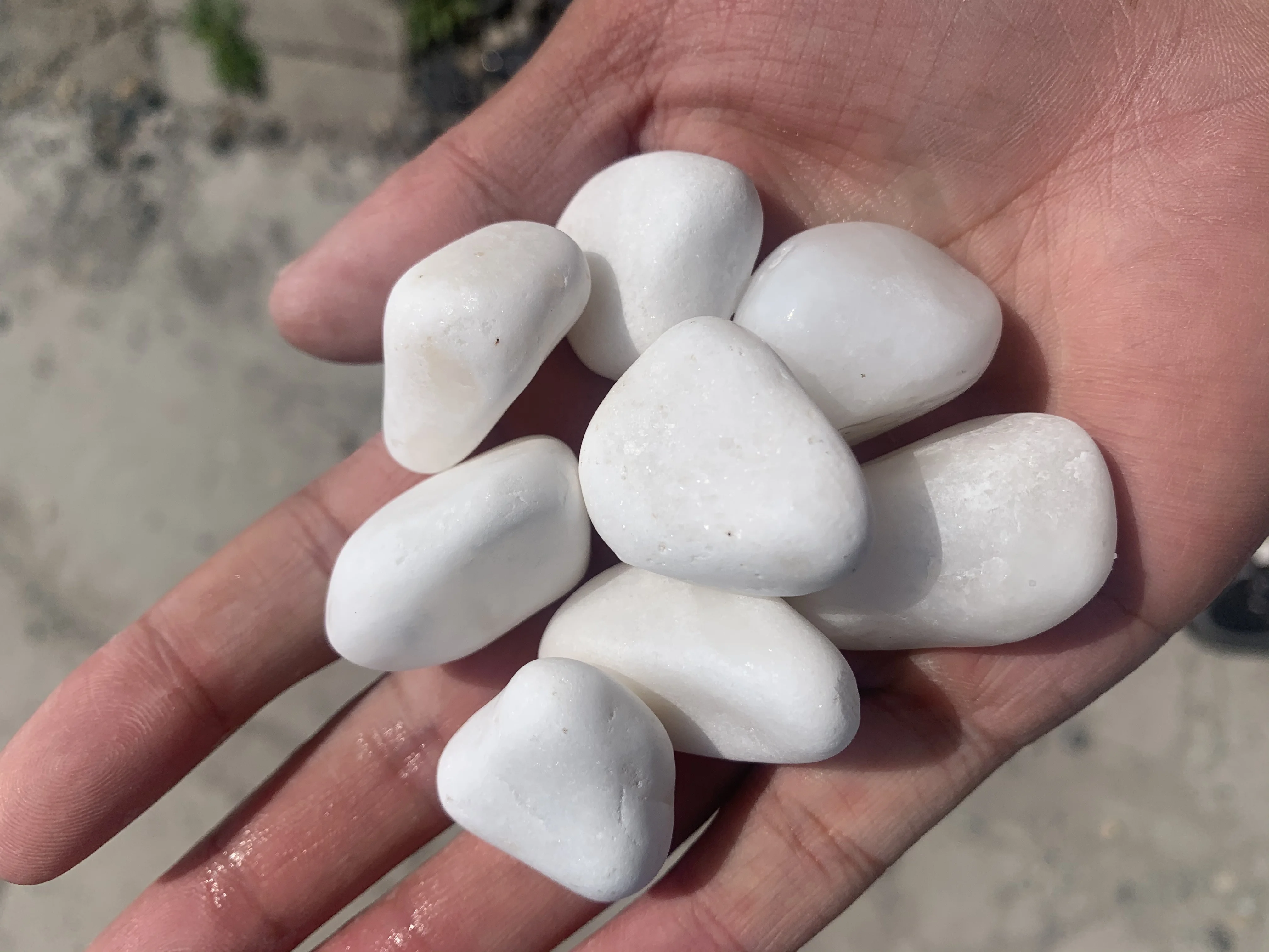Snow White Beach Pebbles Wash Stone
