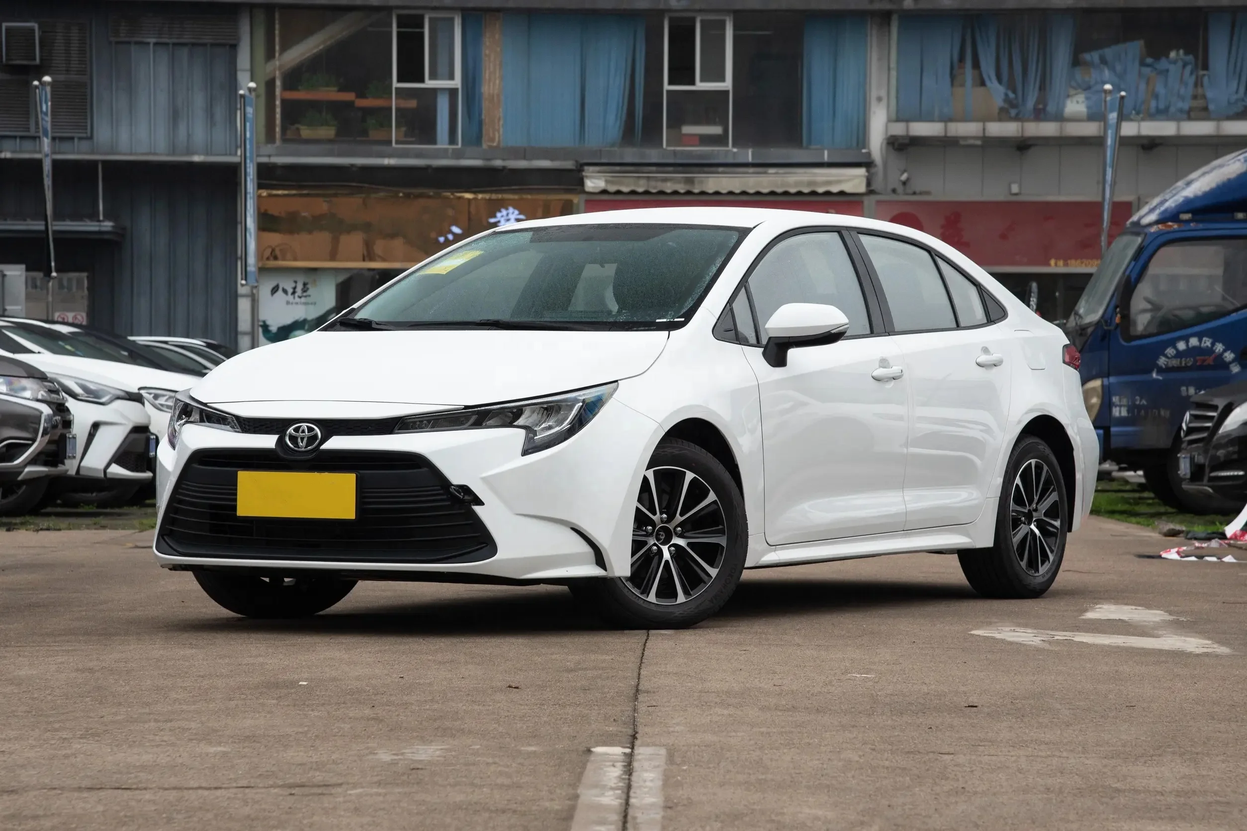 Дешевые Подержанные автомобили Toyota Ralink Подержанный седан 2023 TNGA 1.5L предприимчивый компактный для продажи