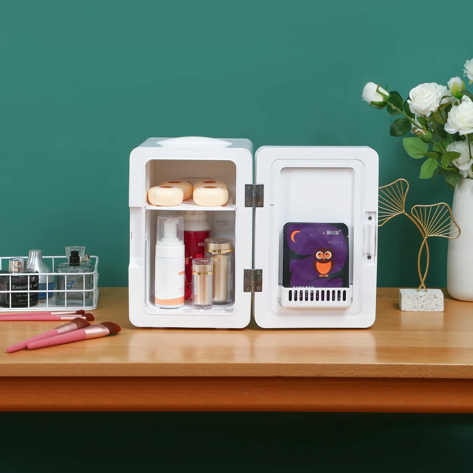 Portable 4L compressor cooler bedroom car desktop university dormitory English garage operation