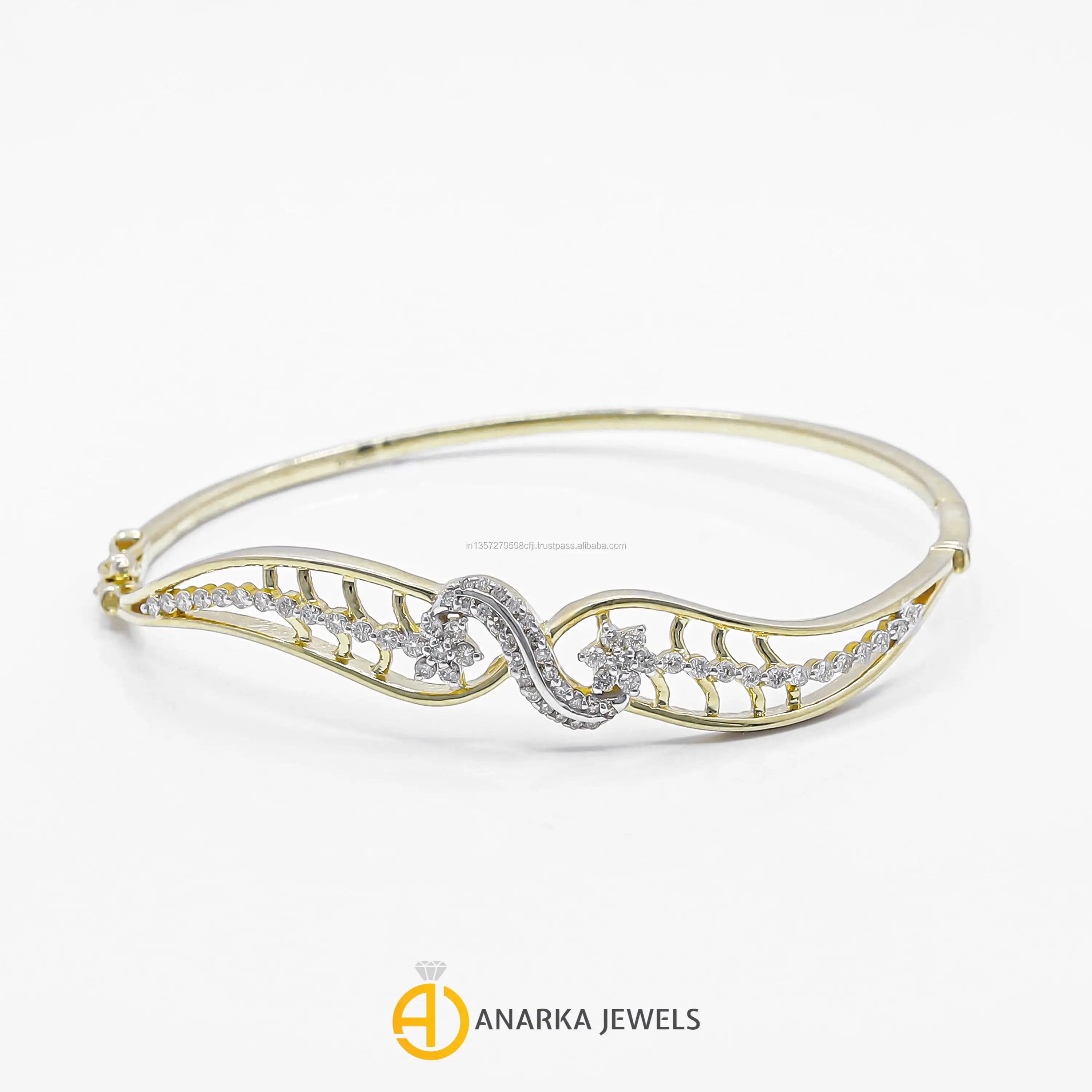 
14K Yellow Gold Fashion Designer Diamond Bracelet for Women NKC-384 