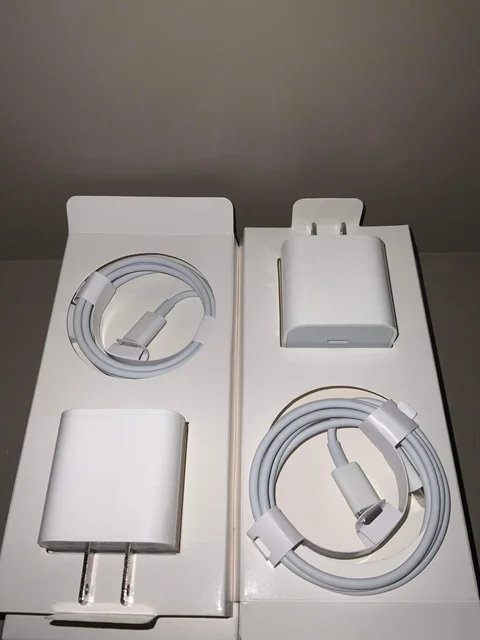Best Selling Original 20W USB C PD Charger For Iphone 14 13 12 Portable Type C Wall Charger