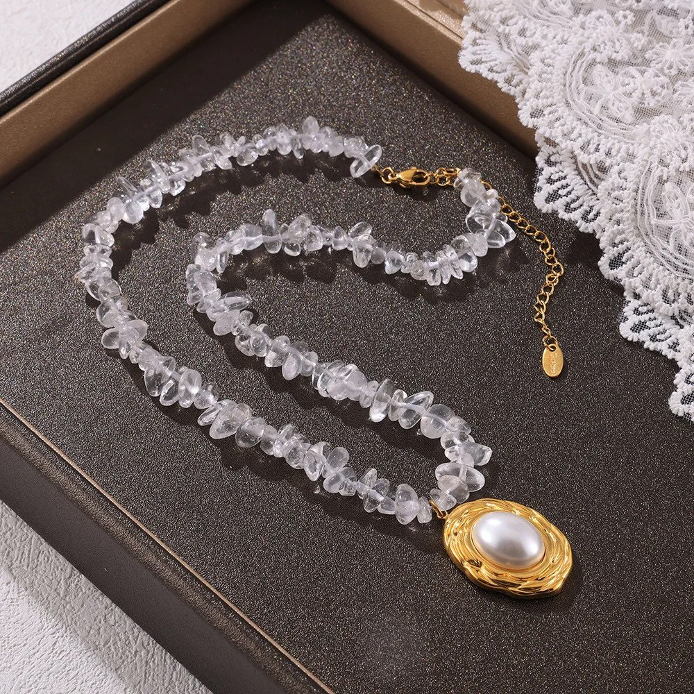 New French Fashion Ooval Titanium Steel Inlaid Pearl Pendant Gold-Plated Beaded Crystal Necklace