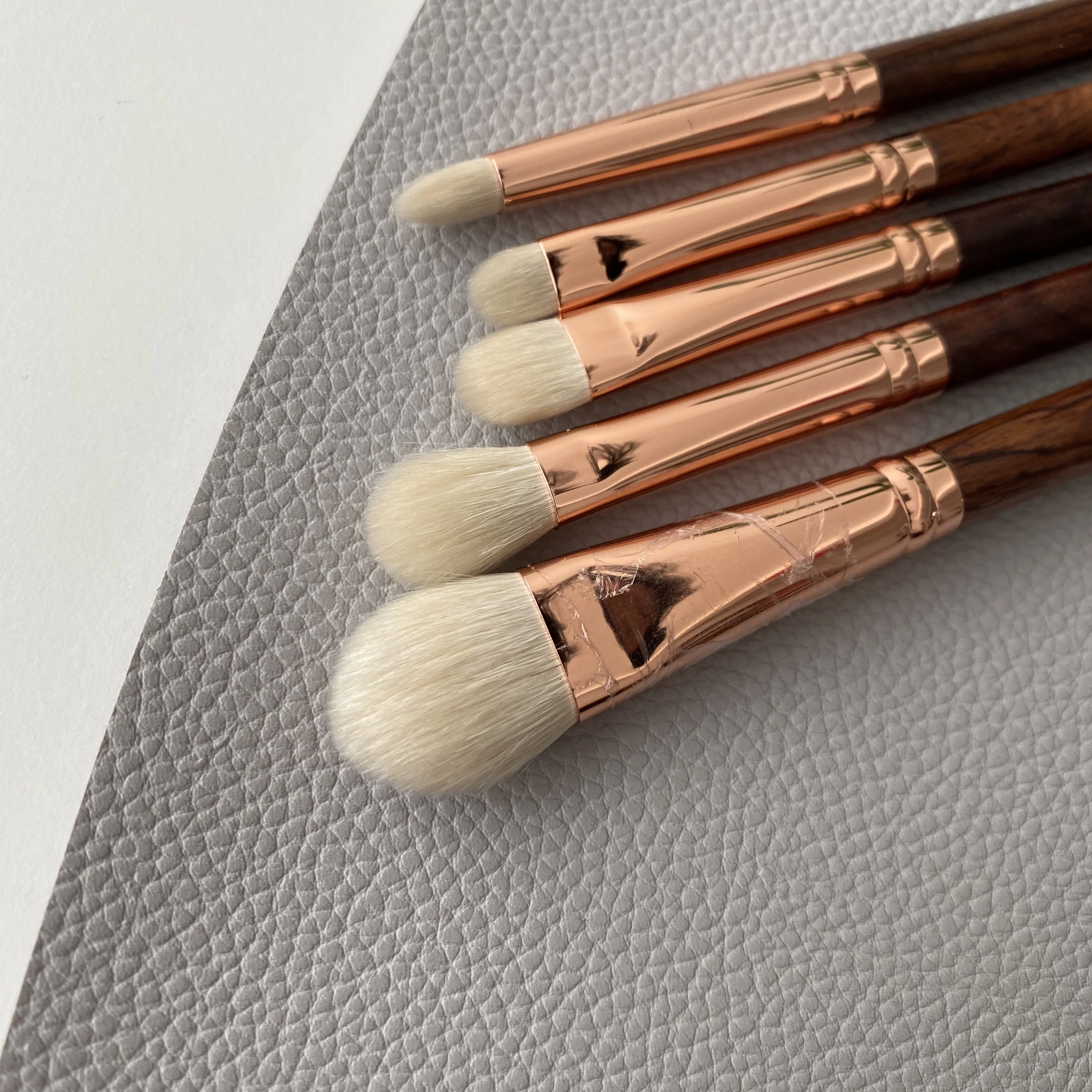 OUMO BRUSH--High quality animal hair XGF goat hair eye brush set rosewood handle low moq makeup brush sets private label