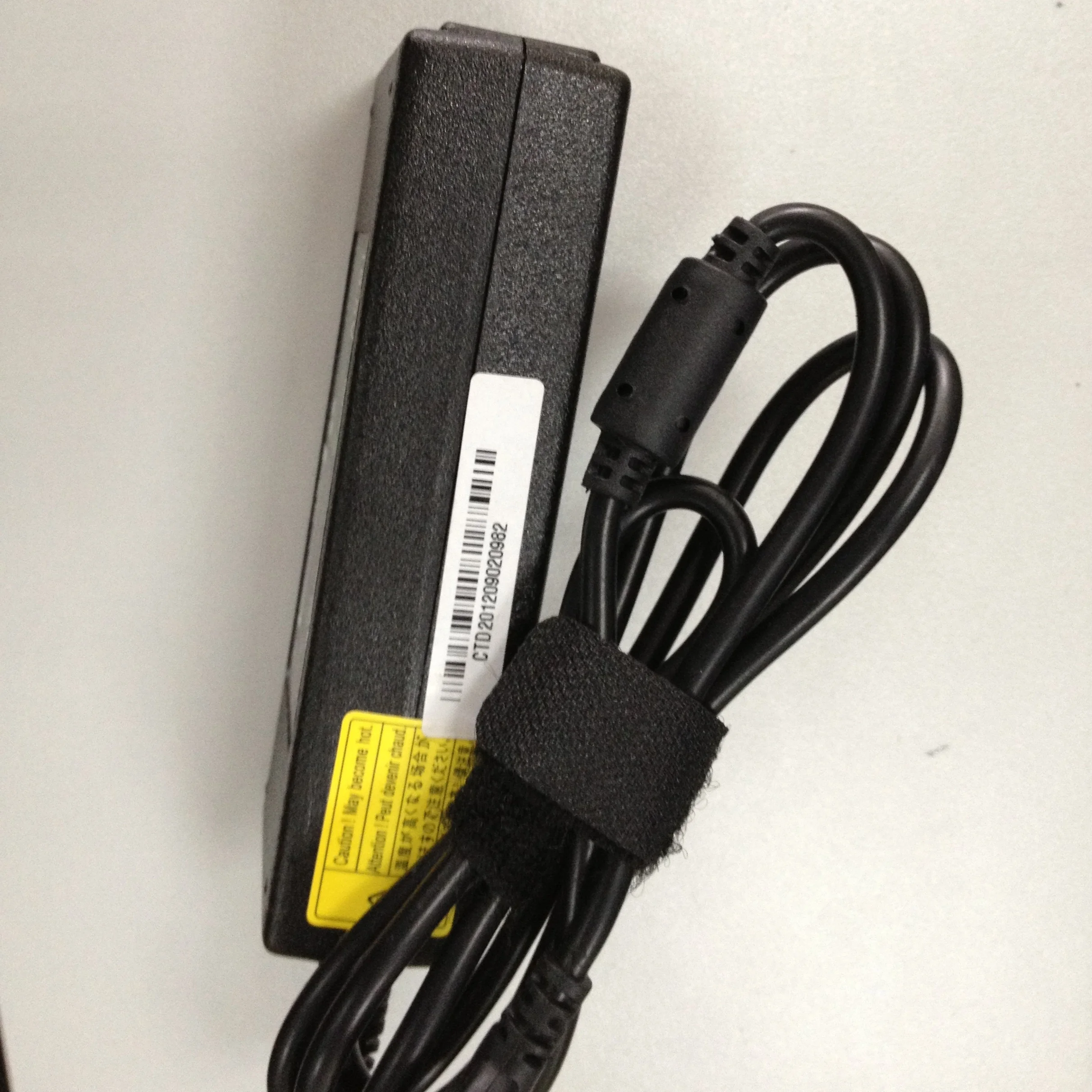 19.5V 4.7A 90W AC Adapter laptop charger for sony vaio Series VGP-AC19V32, VGP-AC19V35, VGP-AC19V41, VGP-AC19V51