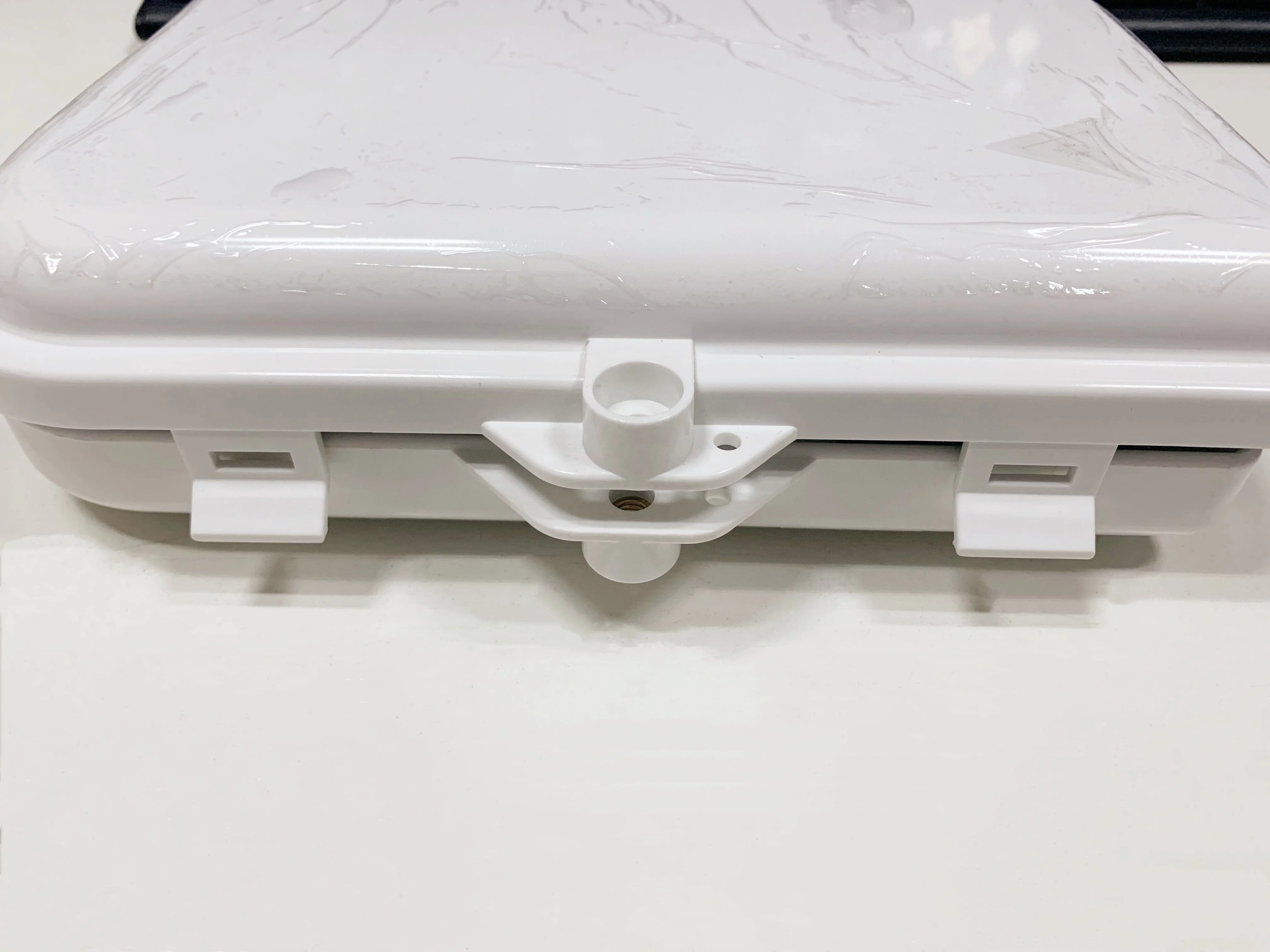 FTTH ODP/ODB/FDB/NAP Optical Distribution Box ABS SC FC Fiber Optik Box 16 8 Core 16c 1:8 White 2 in 8 Out Black or White or OEM