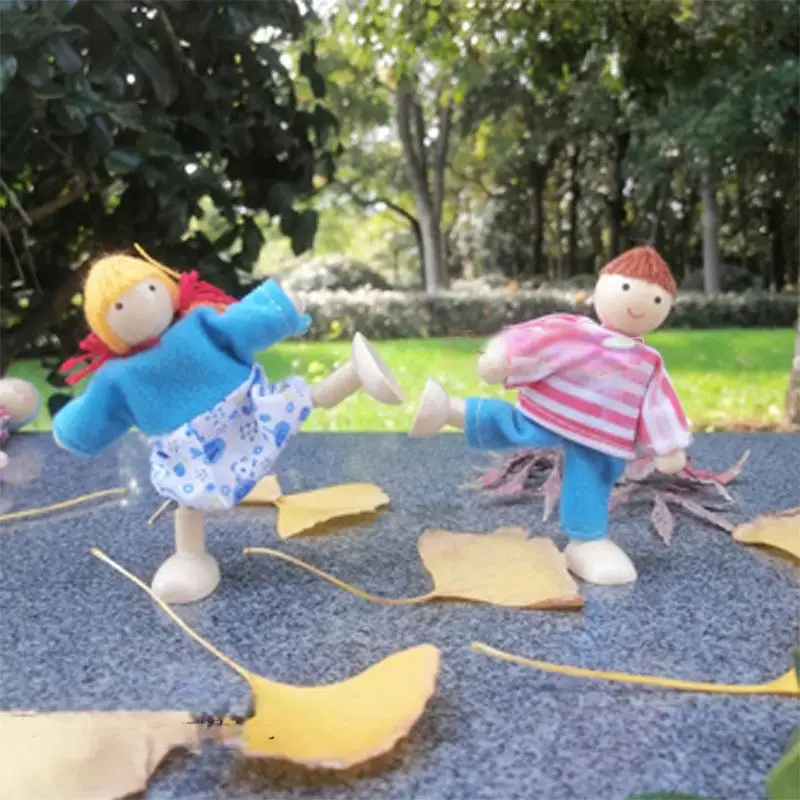 2024 New Type Wooden Family Puppet Puzzle Toy Adjustable Joint Doll for Roleplay Educational Toys