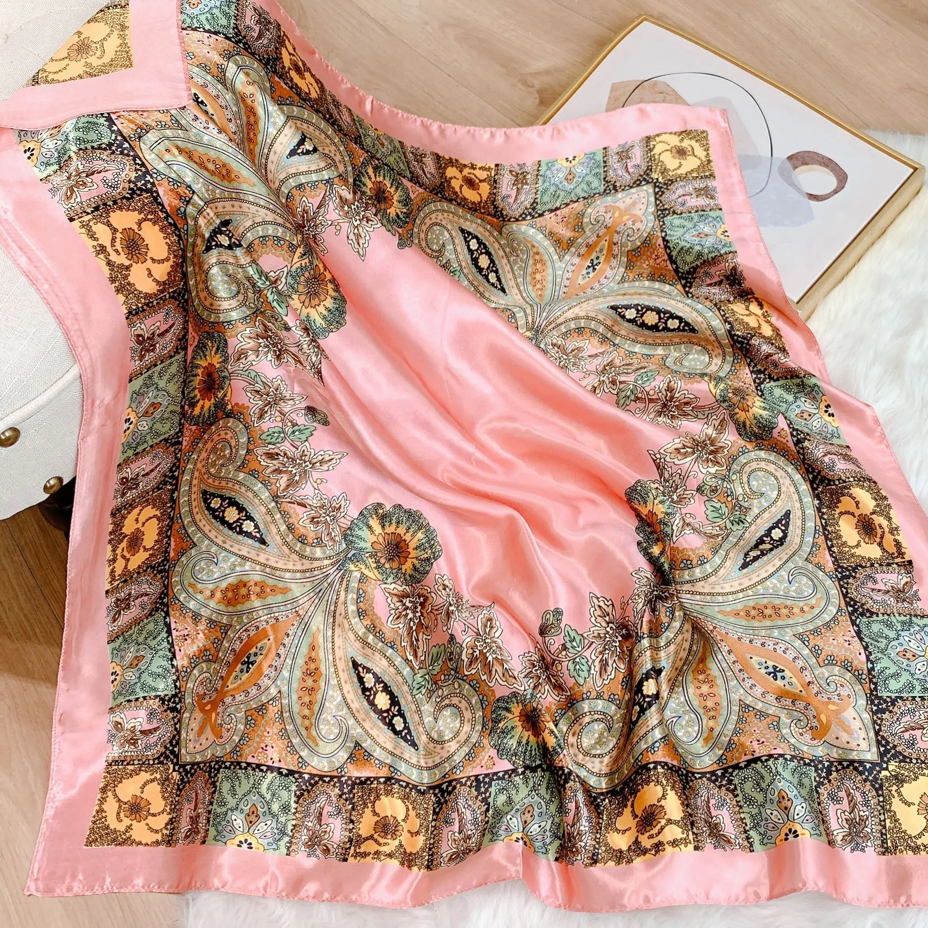 Женский платок с собственным