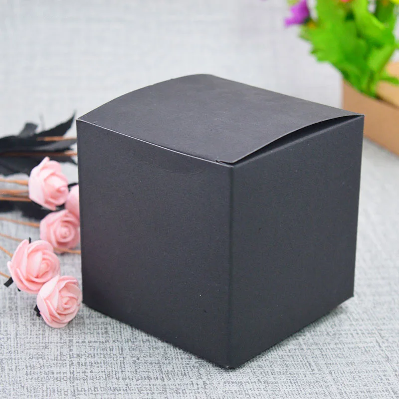 50pcs kraft paper packaging box Black/White/Kraft Paper Square Candy Box Wedding Party Favor Gift Boxes black cardboard boxes