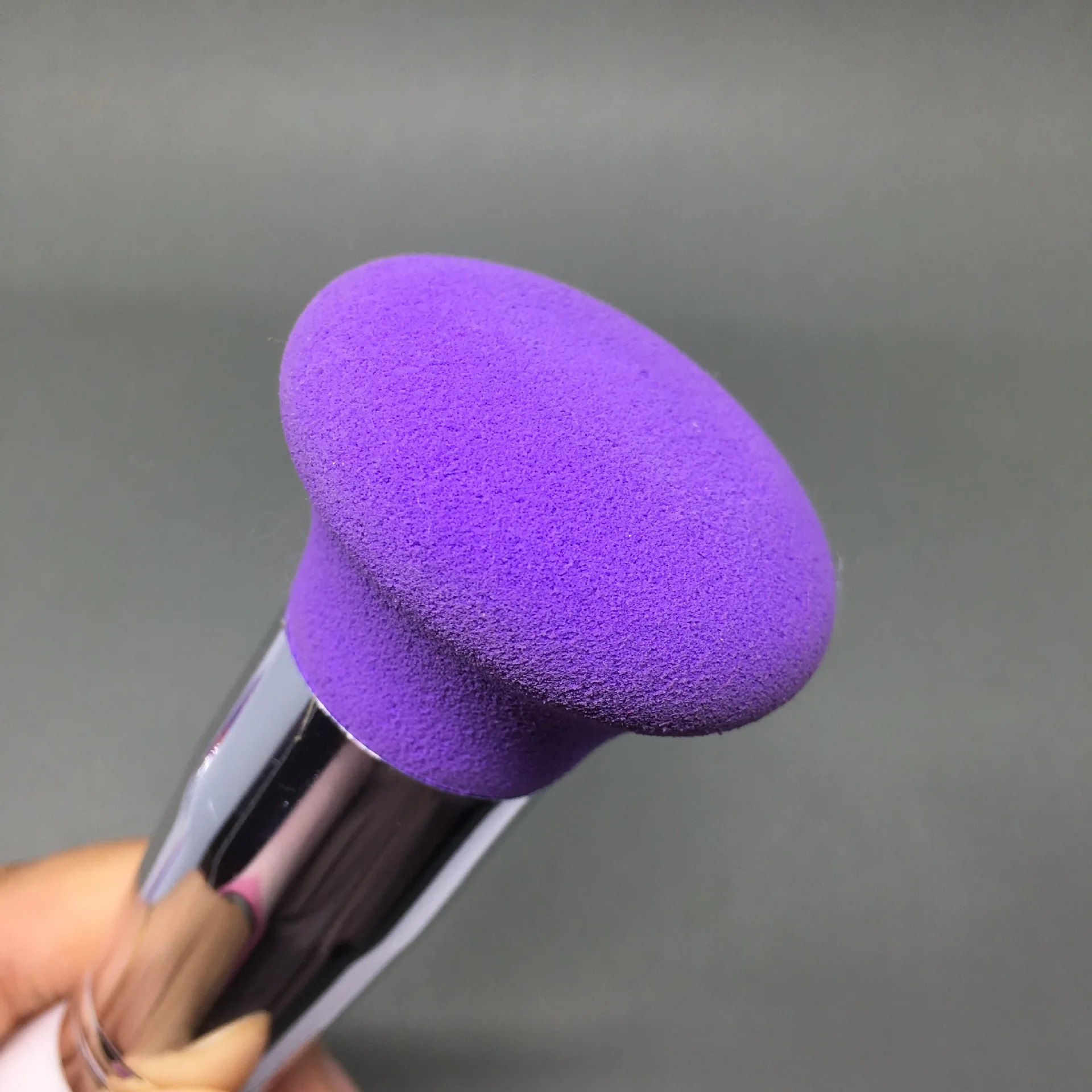2024 New Design Single Kabuki Double Sides Makeup Brush Super Soft with Sponge