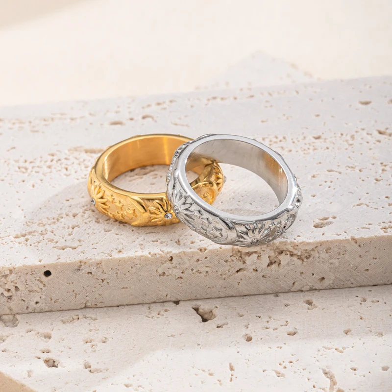 Fanhua Jewelry Bohemian Vintage Luxury Waterproof 316L Titanium Steel Sun Moon Shape Zircon Ring Jewelry For Women