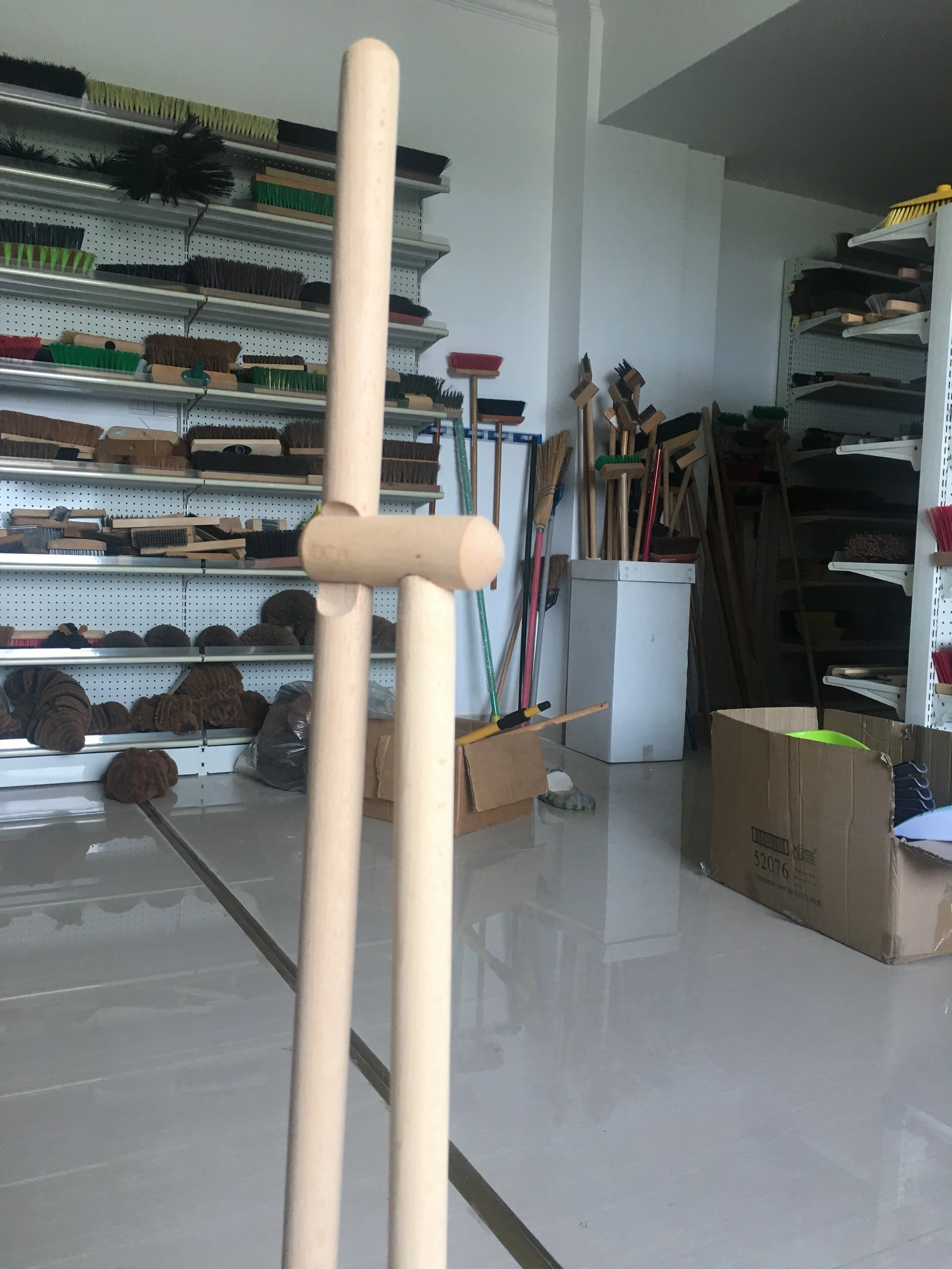 Design Wood Long Handle Broom with Metal Dustpan