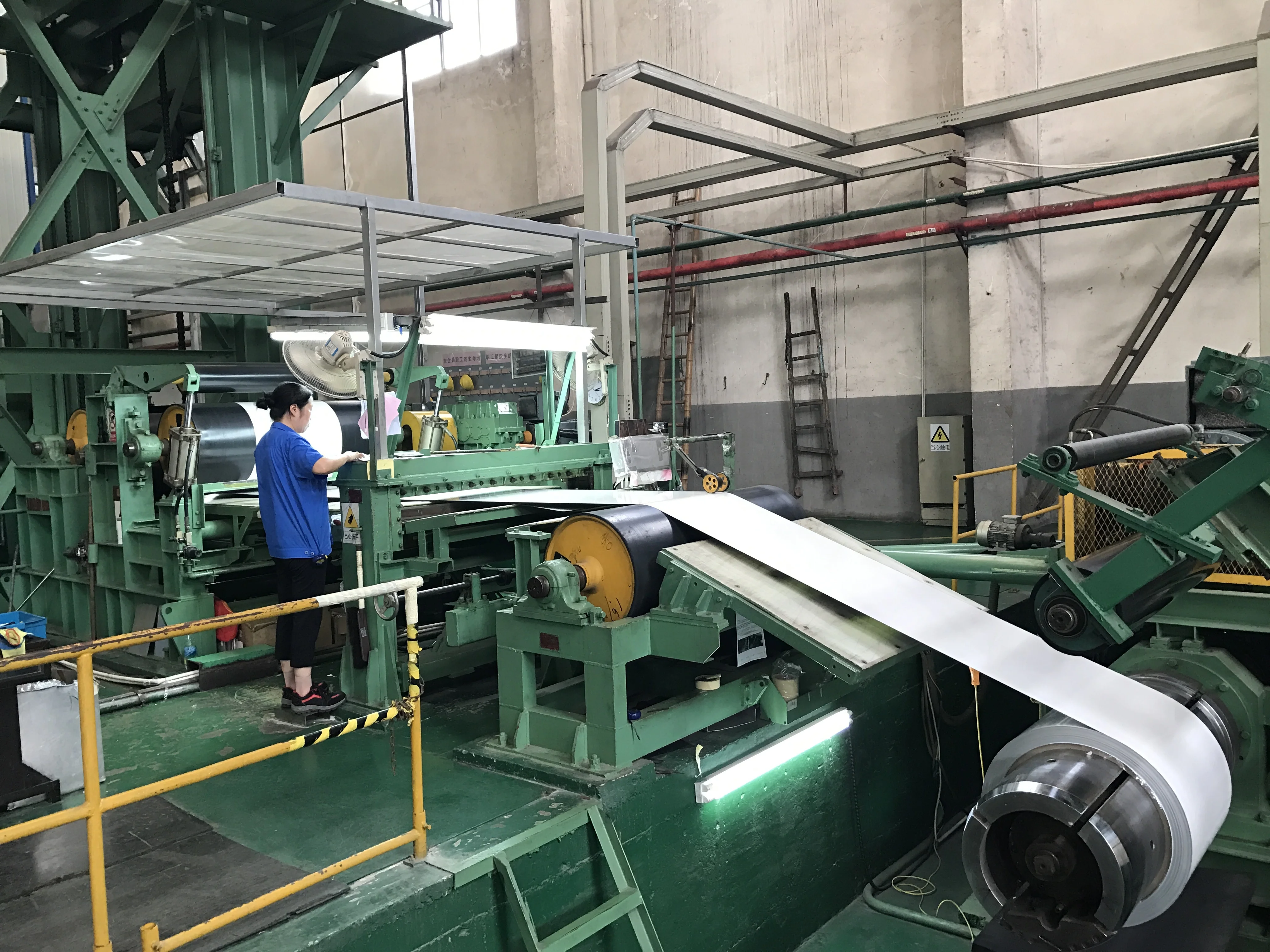 Walnut Wood Grain Design PVC Film Laminated Galvanized Steel Sheet For Wine Cabinet