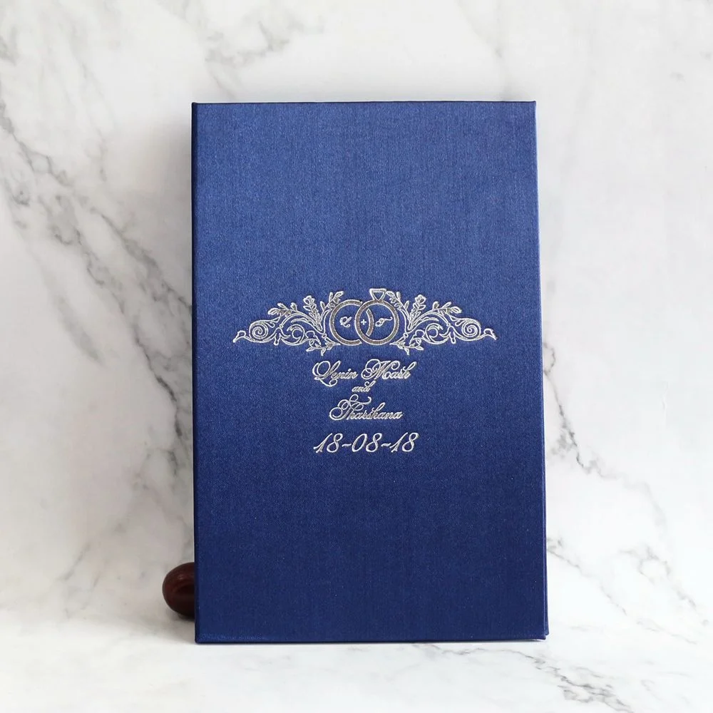 Latest Design Silk hardcover Folder Laser Cut Silver Acrylic Mirror Wedding Invitation Card and Navy fabric hardcover invitation