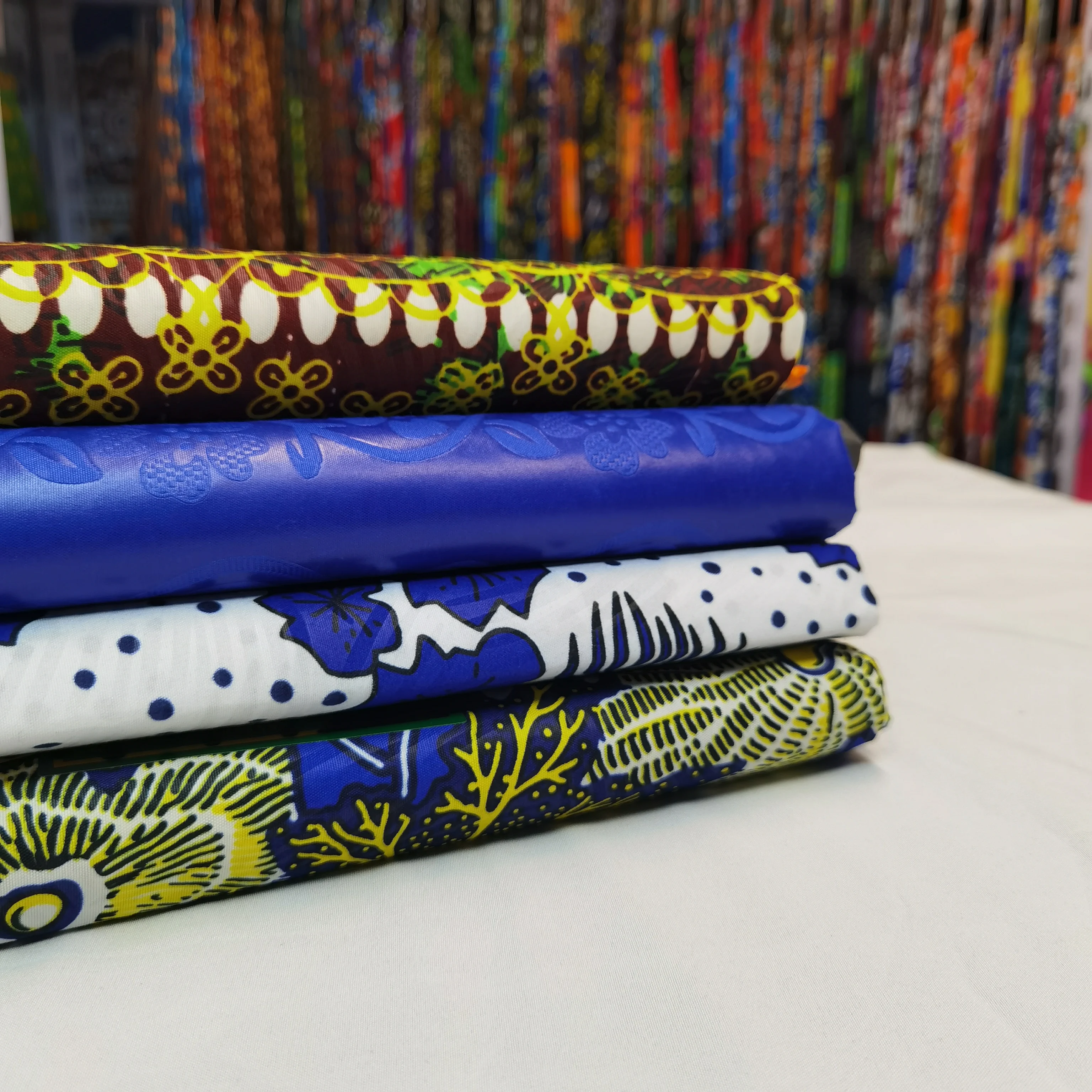 High Quality in Bright Cheap African Wax Print Fabric 2023 Hot Sale 100% Polyester African Clothing Plaid Woven Weft Brushed 40s