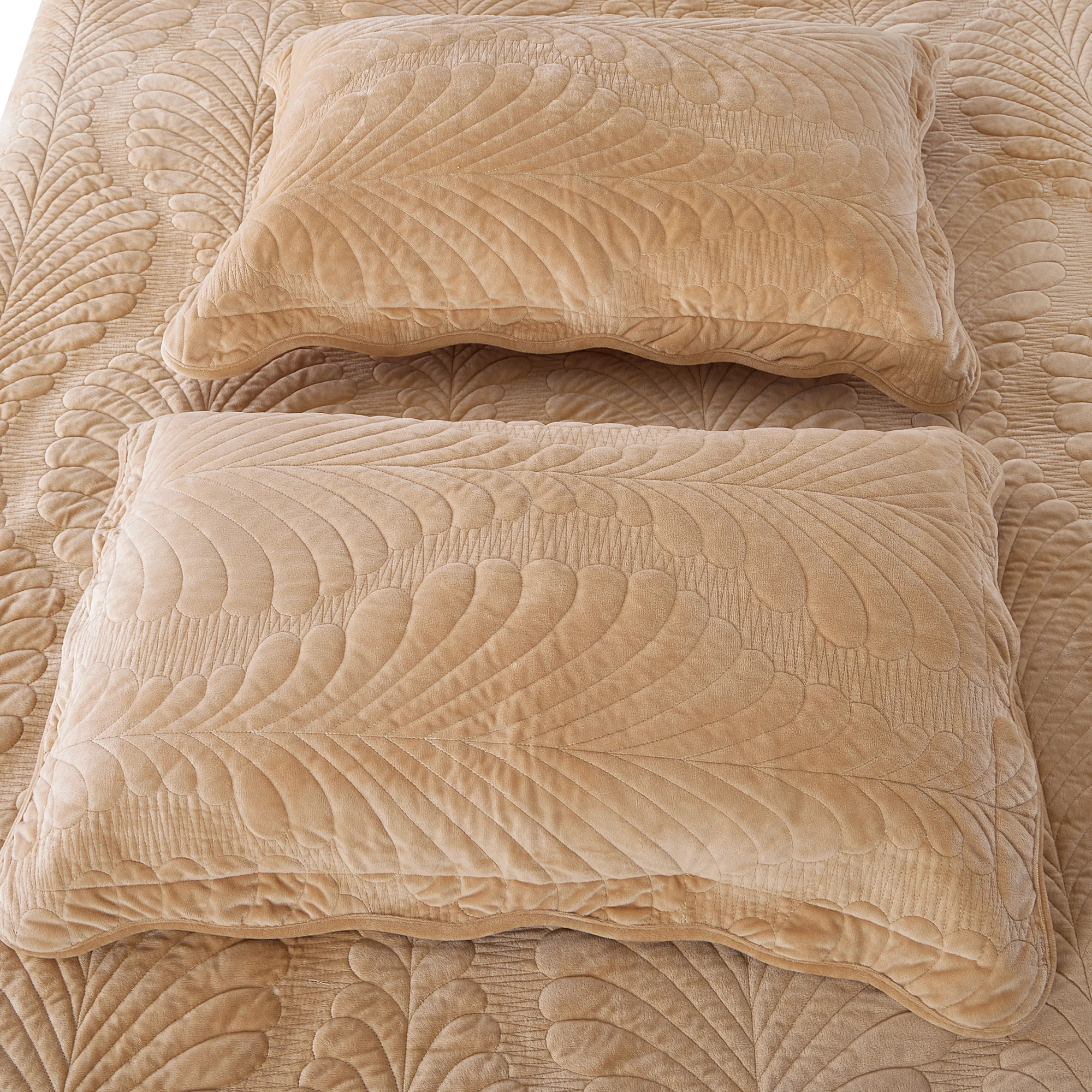 Velvet Embroidery Four Seasons Universal High Quality Bed Cover Plant Banana Leaf Flower Bedspread Set