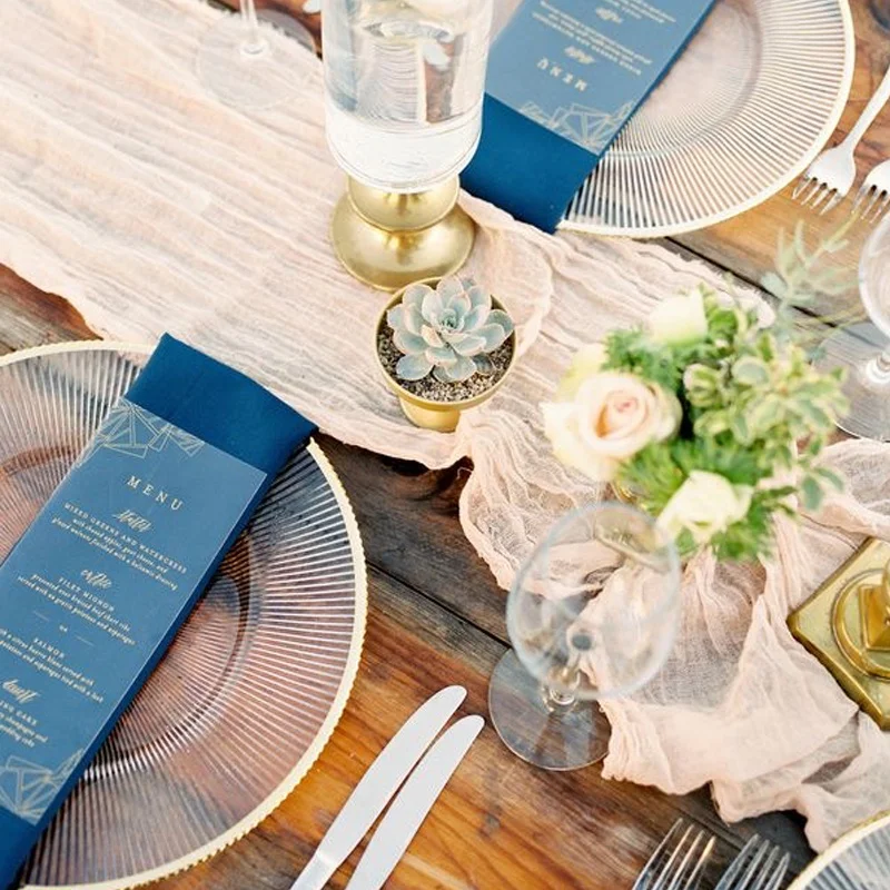 wholesale high quality modern rose gold  trim transparent beaded plastic charger plates decorative elegant wedding charger plate