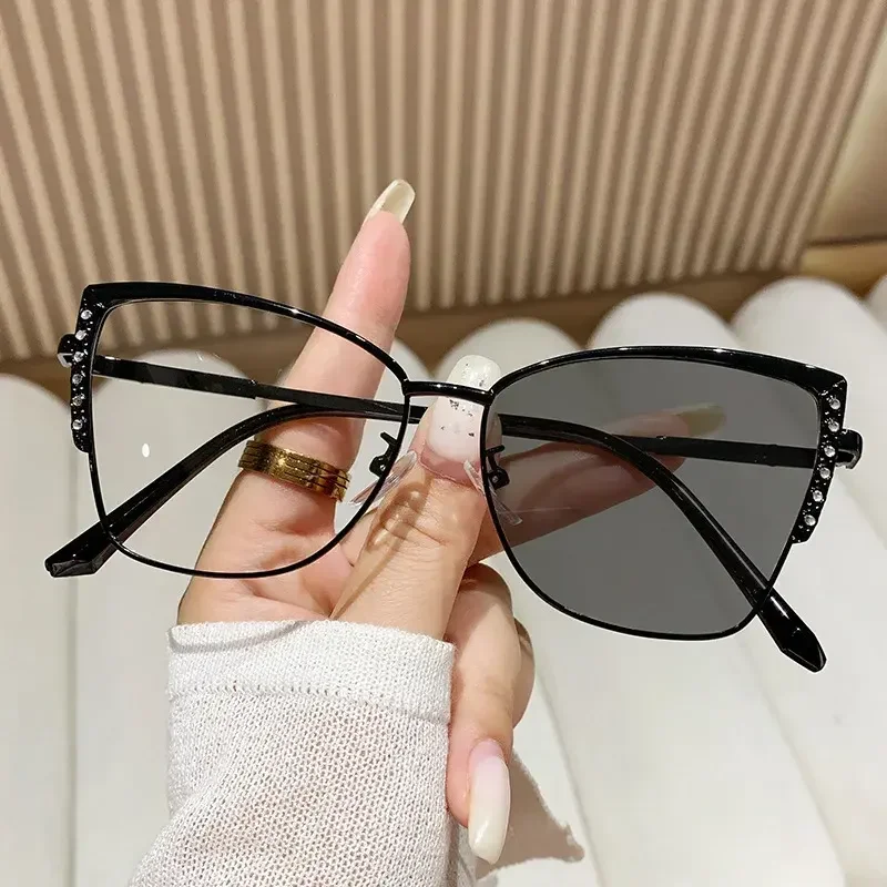 2024 Fashion Lens Color-changing Metal Cat Eye Glasses uv400 Photochromic Anti Blue Light Eyeglasses For Women
