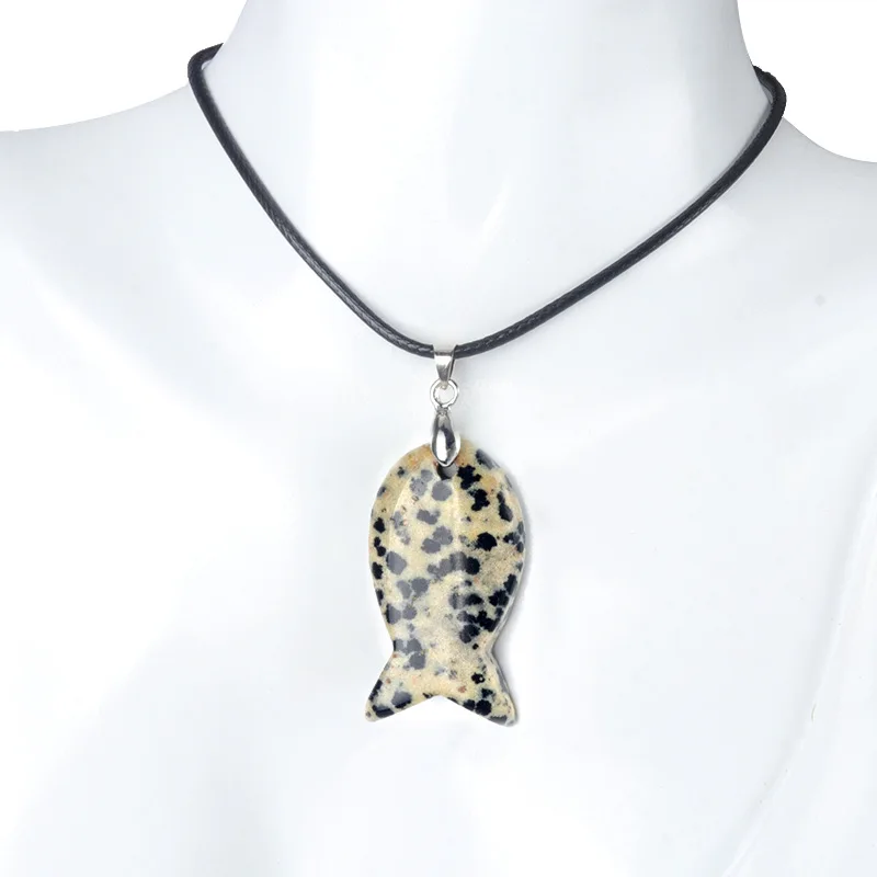 Рекламные маленькие подарки натуральный кристаллический агатовый камень ожерелье из яшмы рыбы