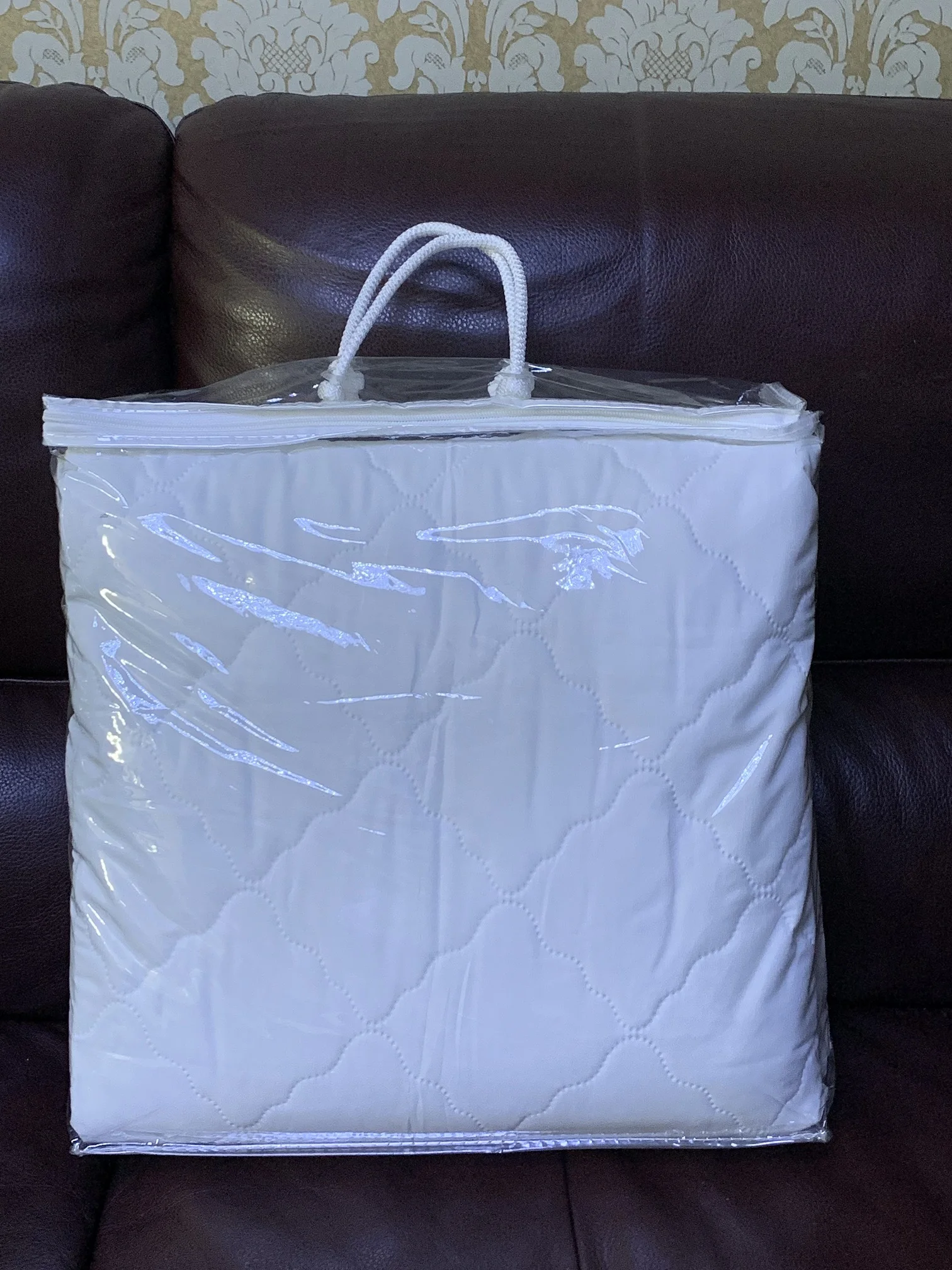 Ultrasonic mattress protector high quality mattress topper bed for hotel waterproof