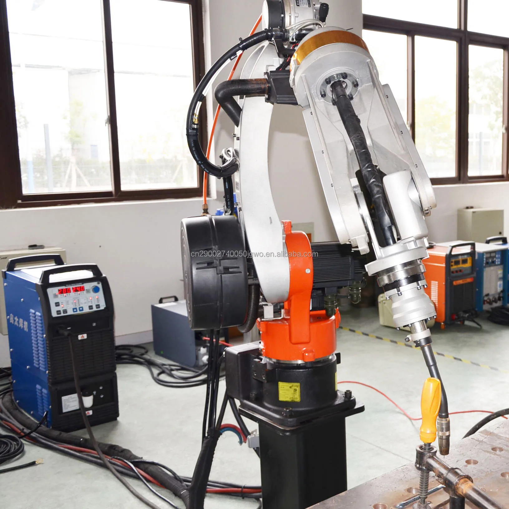 Cheap Linear Guides Robot Welding Torch Manipulator CNC 6-Axis Arc Mig Tracking Welding Robot For Pipe