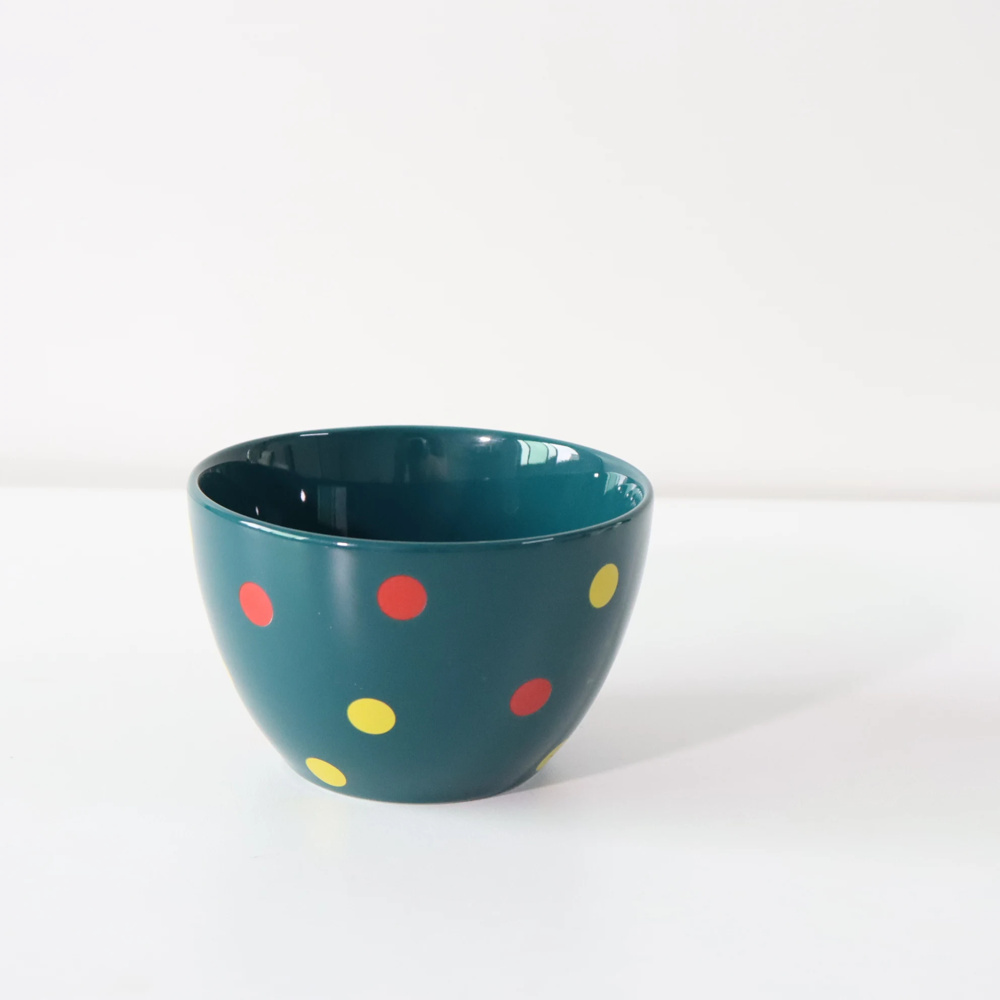 
Logo Printed Unique Shape Simple Fashionable Cute Christmas Green Ceramic Bowl For Household Use 
