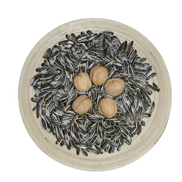 Wholesale Chinese Roasted Walnut Flavored With Black Strip In Shell Sunflower Seeds